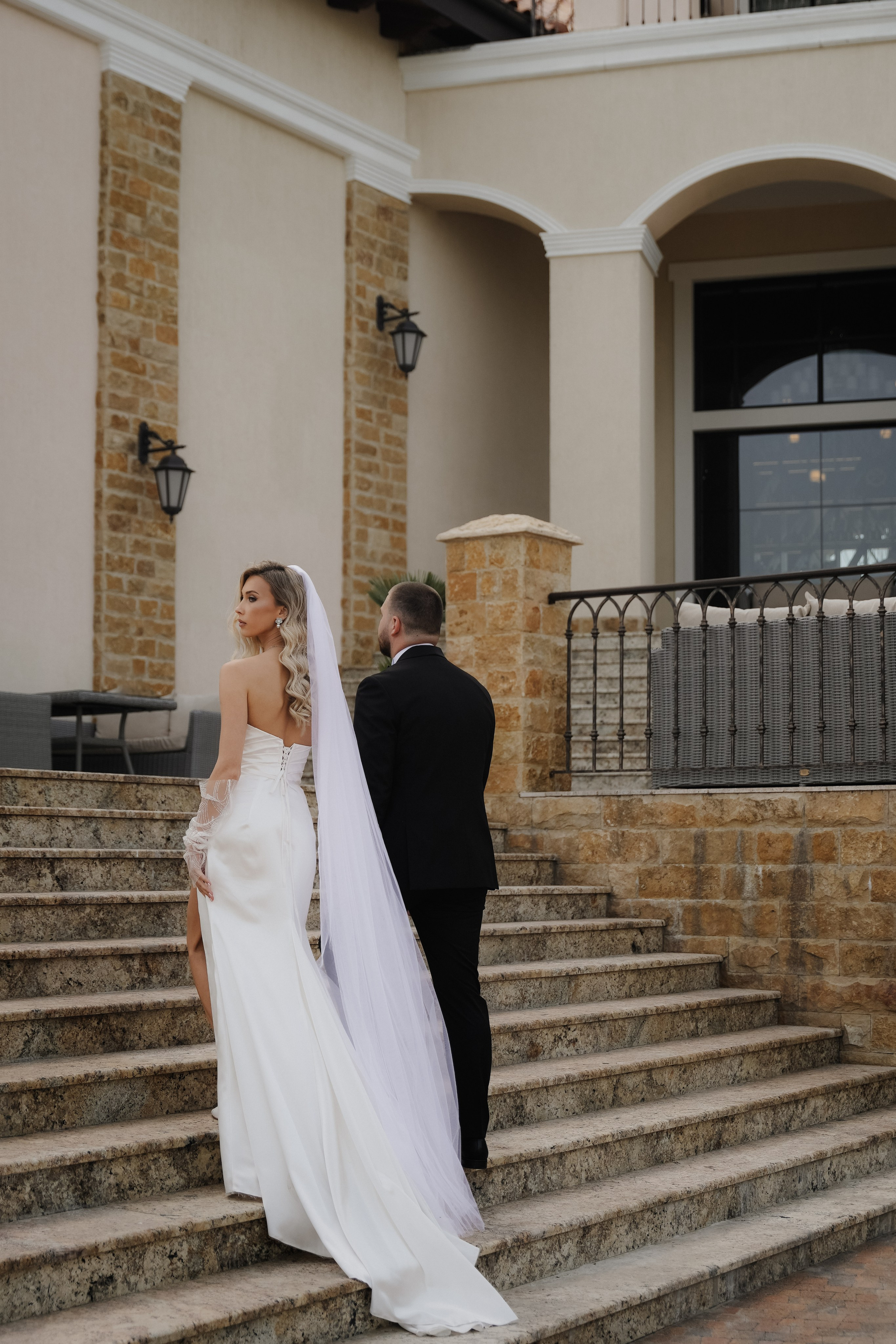 Astoria. VISUAL ARTIST · KRONGAUZ ANASTASIA