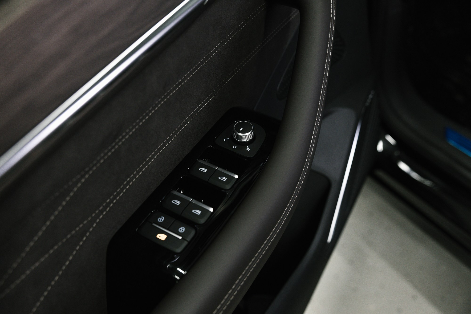 Geely Monjaro 2.0 4WD AT (238 л. с.). Автосалон «Х-Авто»