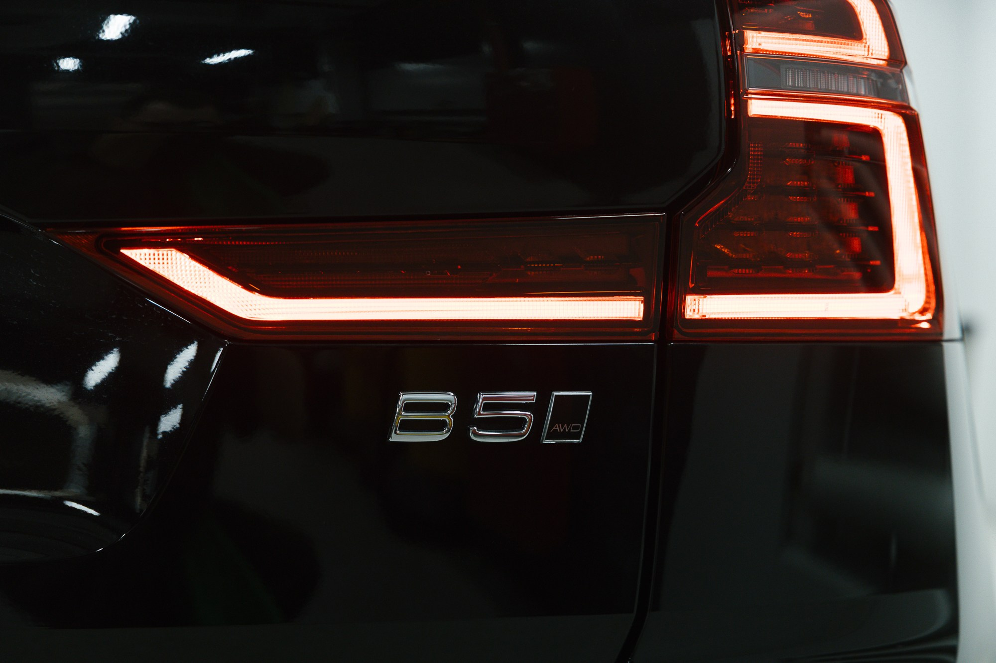 Volvo XC60 2.0 T5 4WD AT (250 л. с.). Автосалон «Х-Авто»