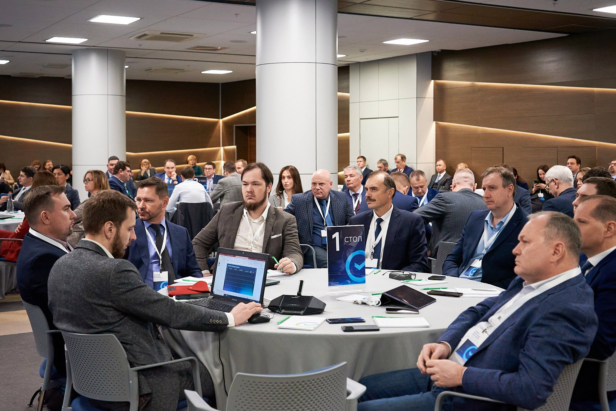 Дизайн-сессия ИИ трансформации Санкт-Петербурга. Иван Ступа, репортажный фотограф в Санкт-Петербурге и Ленинградской области