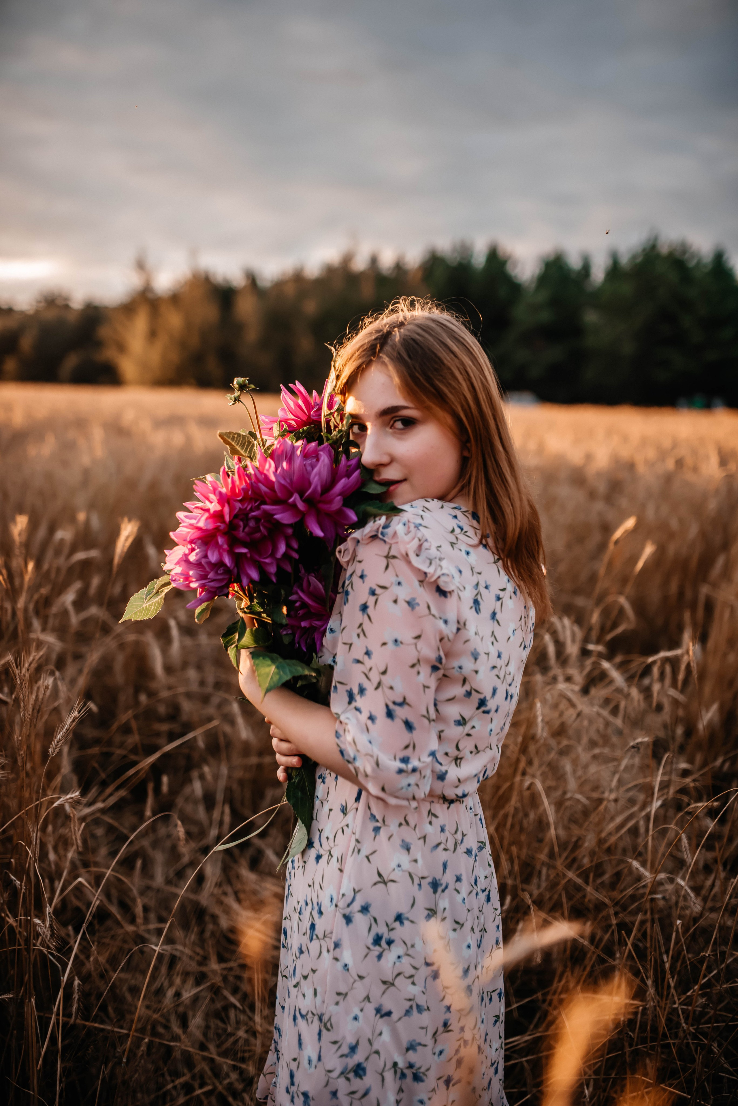 Маша, лето, закат. Главная