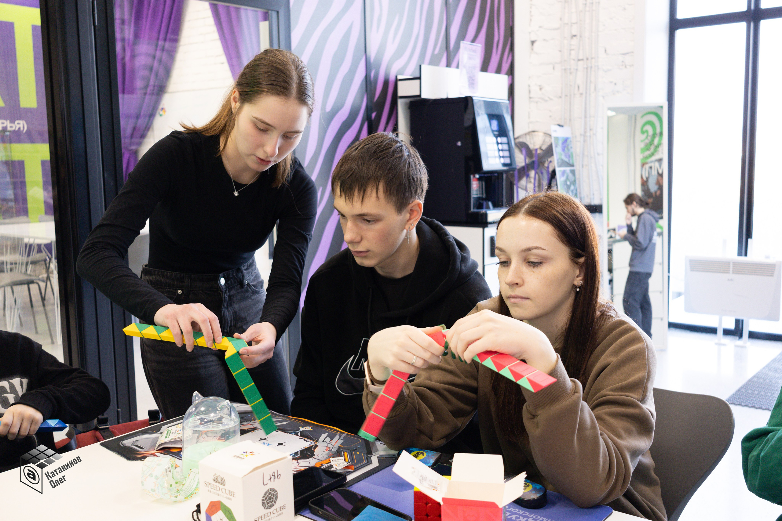Мастер-классы по скоростной сборке кубика Рубика. Олег Катакинов| Репортажный фотограф в городе у моря (Владивосток)