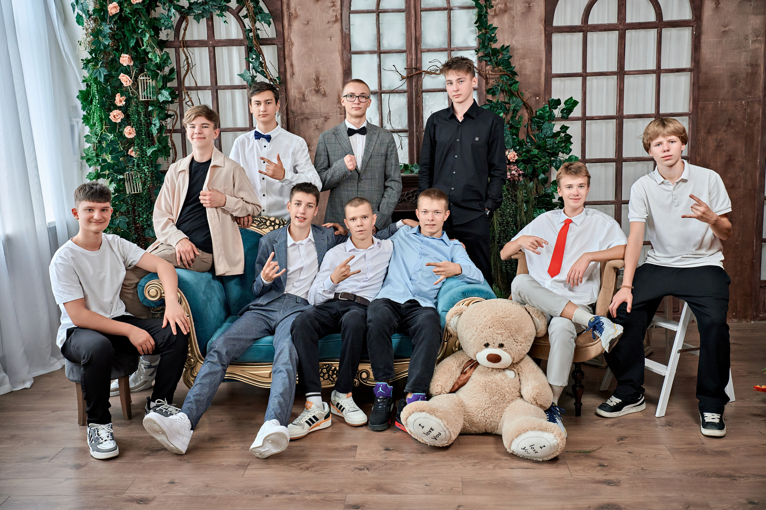 Фотосъёмка в студии «Окна» на выпускные альбомы. Калуга. Фотограф Меняйло Евгений. Свадьба. Портрет. Репортаж. Семья. Контент