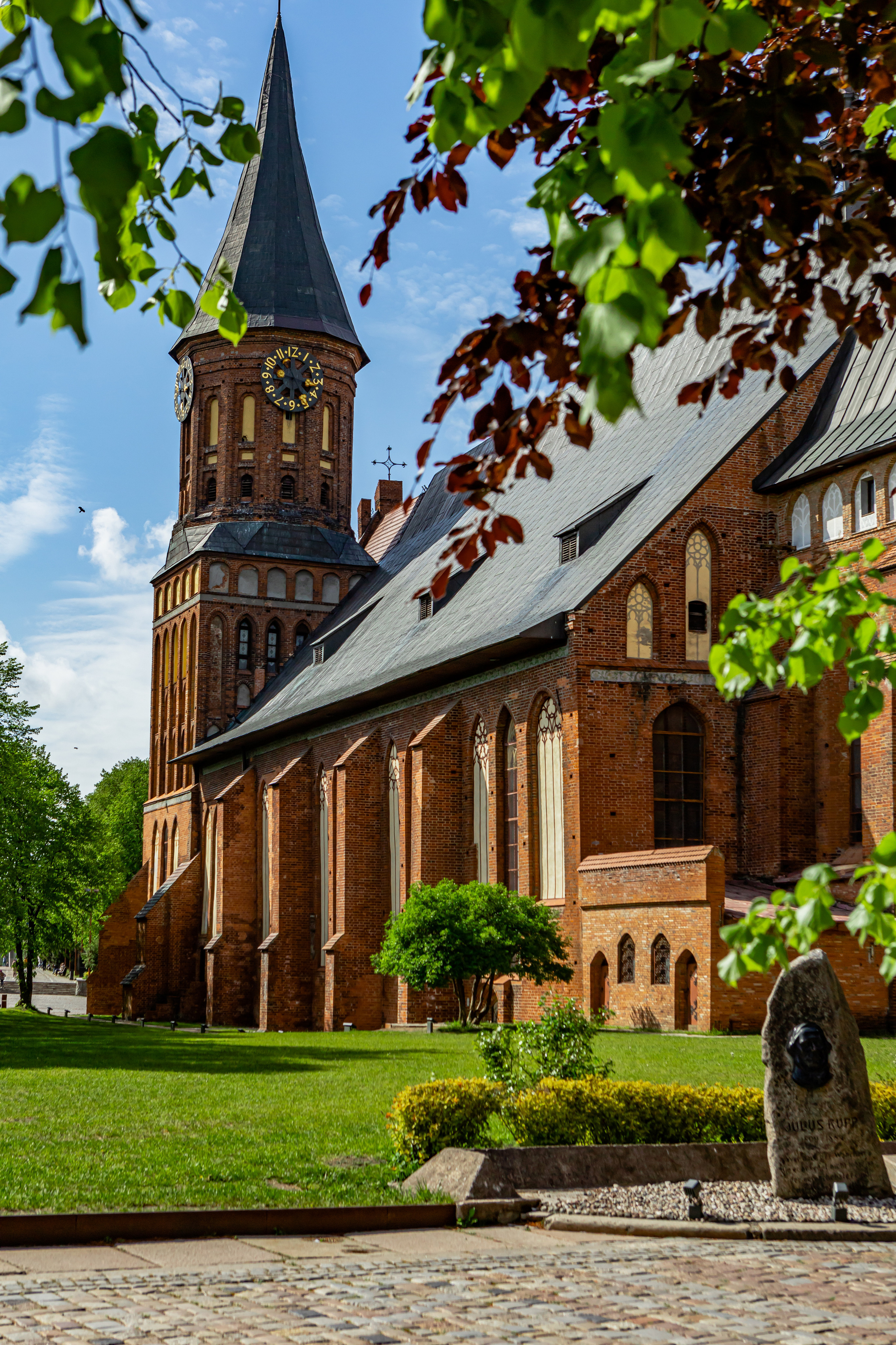 Блог про Кениг. AI-контент (генерации ИИ-фото и видео), стоковые фотографии Калининградской области