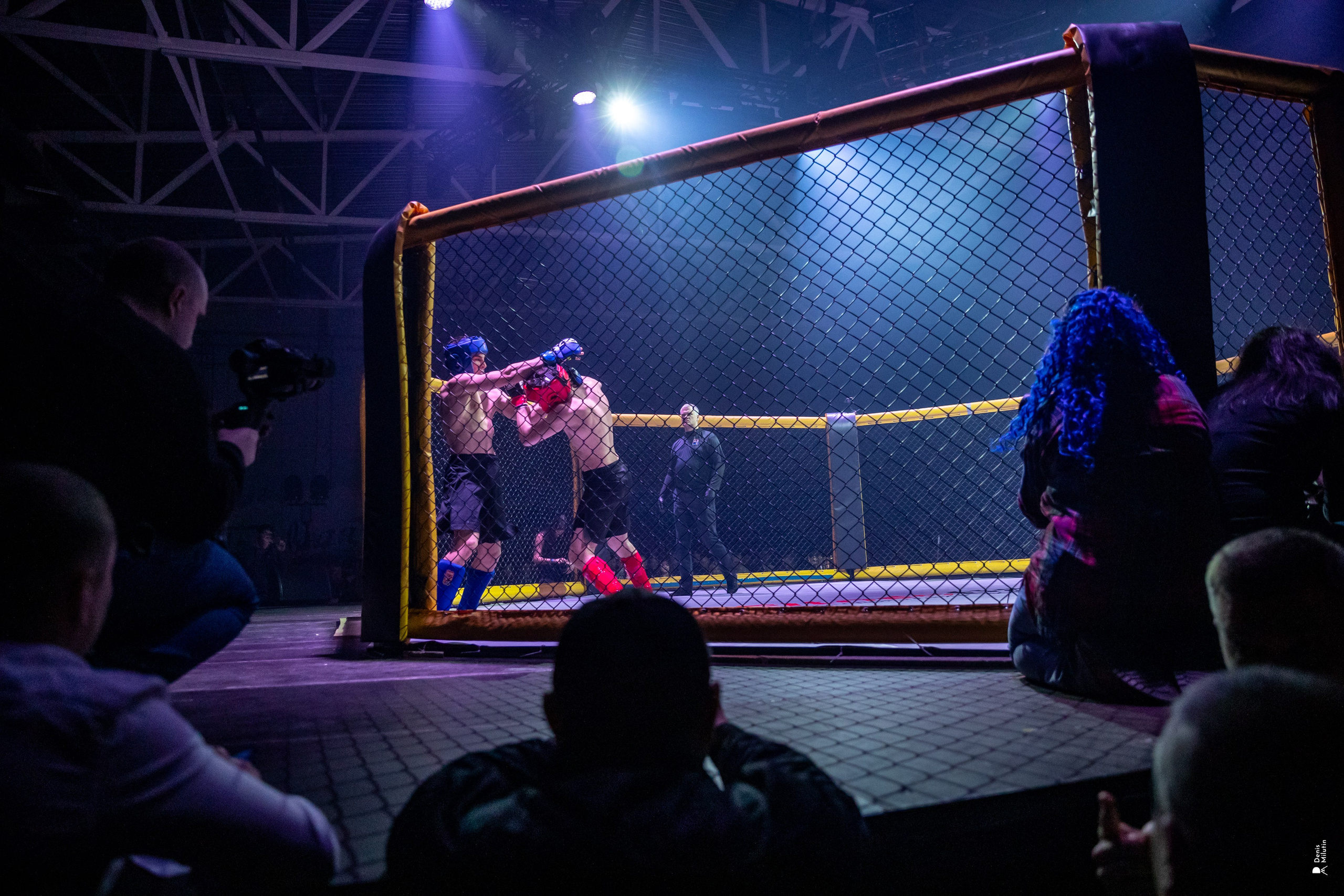 Бои в клетке «Северный Воин». Портретный фотограф Денис Милютин