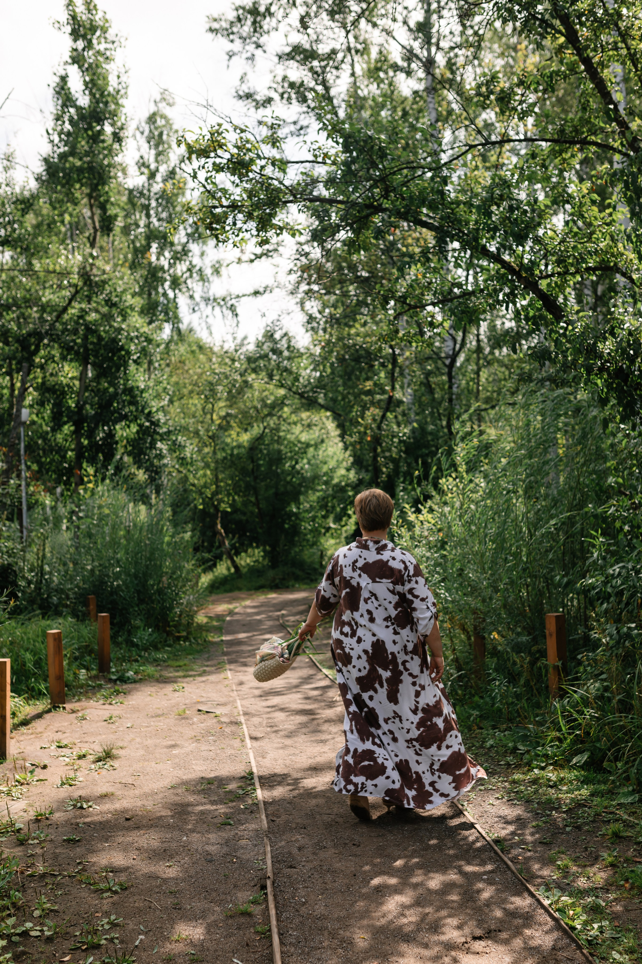 Романтическая прогулка Алексея и Ирины. Июль 2025. Фотограф Пермь. Свадьбы. Семья и дети, школа, д. сад. Фотокниги