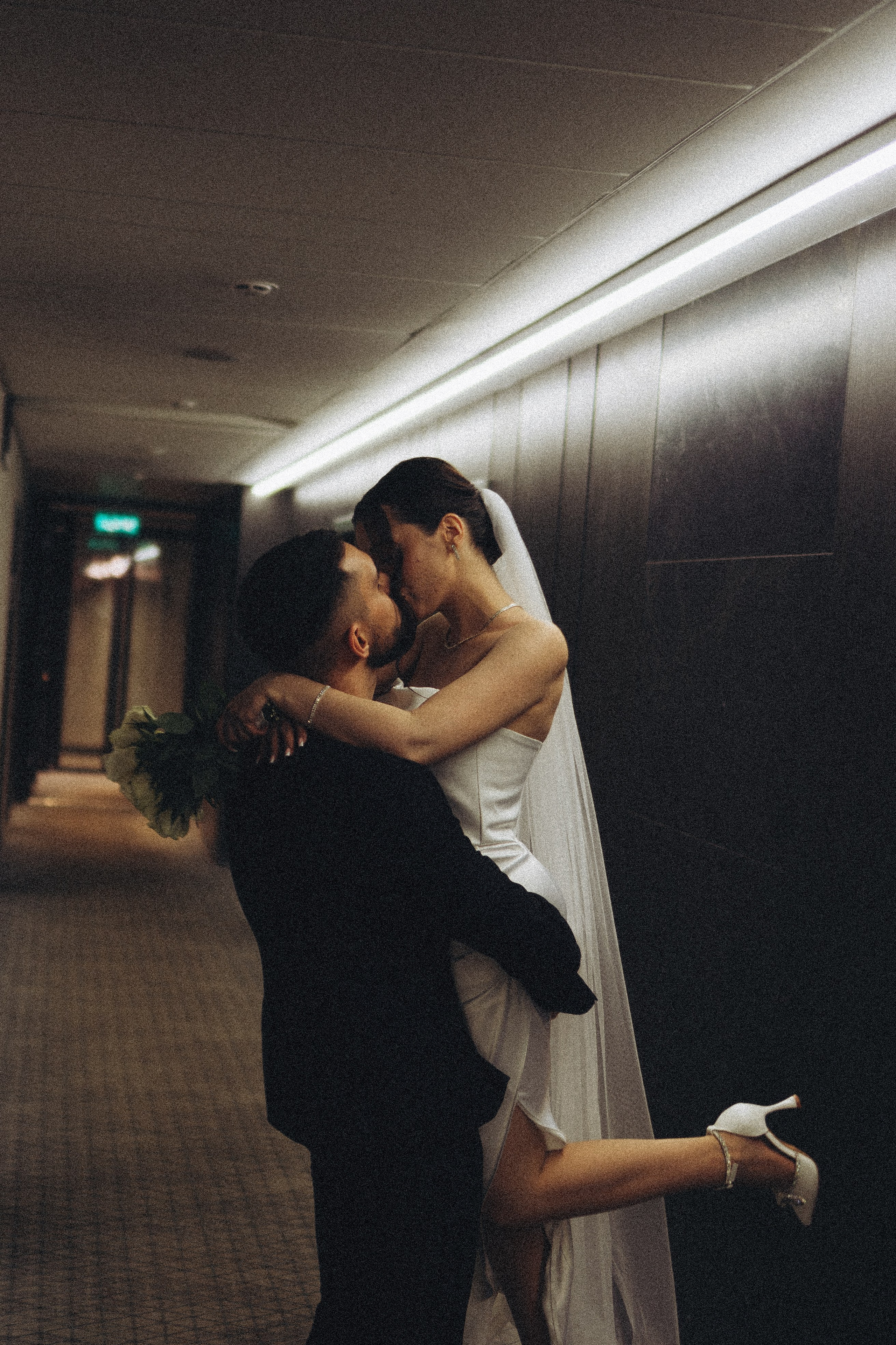 СВАДЕБНАЯ СЬЕМКА СБОРОВ ЖЕНИХА И НЕВЕСТЫ В ОТЕЛЕ И ТАКЖЕ ФОТОСЕССИИЯ В ОТЕЛЕЕ МЕГАПОЛИС БРЯНСК. Профессиональный фотограф, Санкт-Петербург — Виктория Богомолова