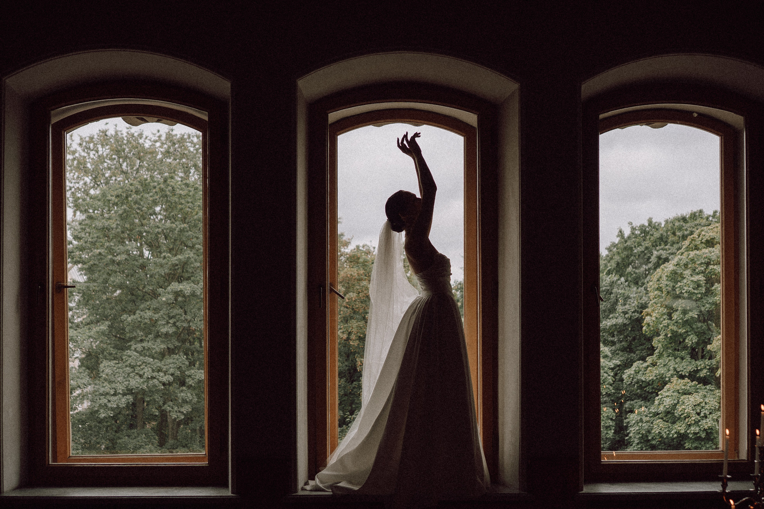 СВАДЕБНАЯ ПРОГУЛКА В САНТК-ПЕТЕРБУРГЕ (ИСАКИЕВСКИЙ СОБОР, ЗИМНЯЯ КАНАВКА, ЭРМИТАЖ И БОЛЬШАЯ МОРСКАЯ УЛИЦА). Профессиональный фотограф, Санкт-Петербург — Виктория Богомолова