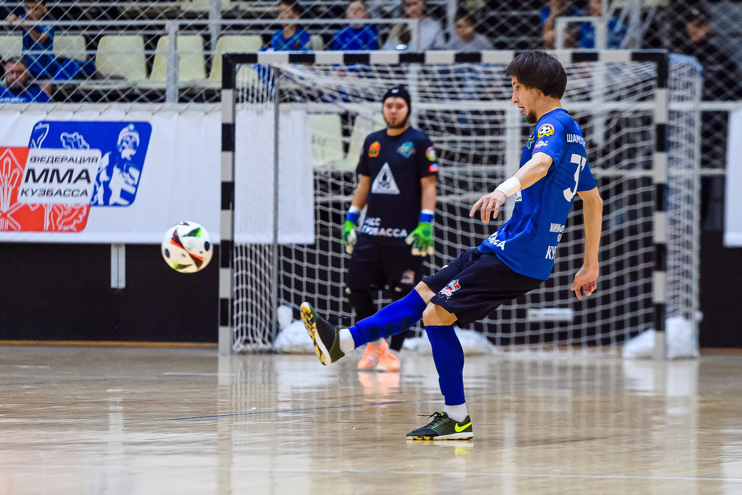 Высшая лига по футзалу — Сезон 2024-2025 — 2ой тур. Репортажный фотограф в Кемерово