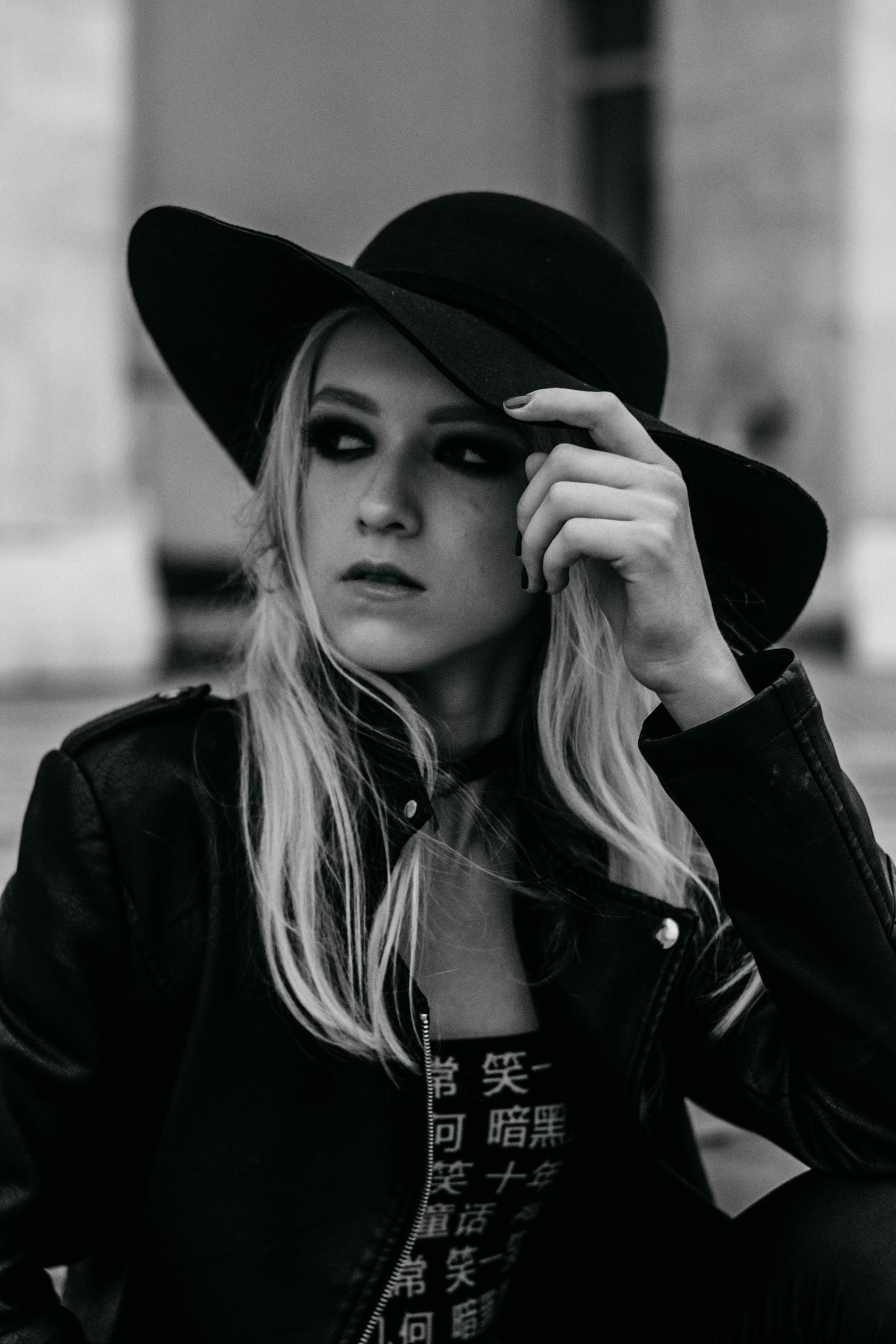 Женский портрет. Главная