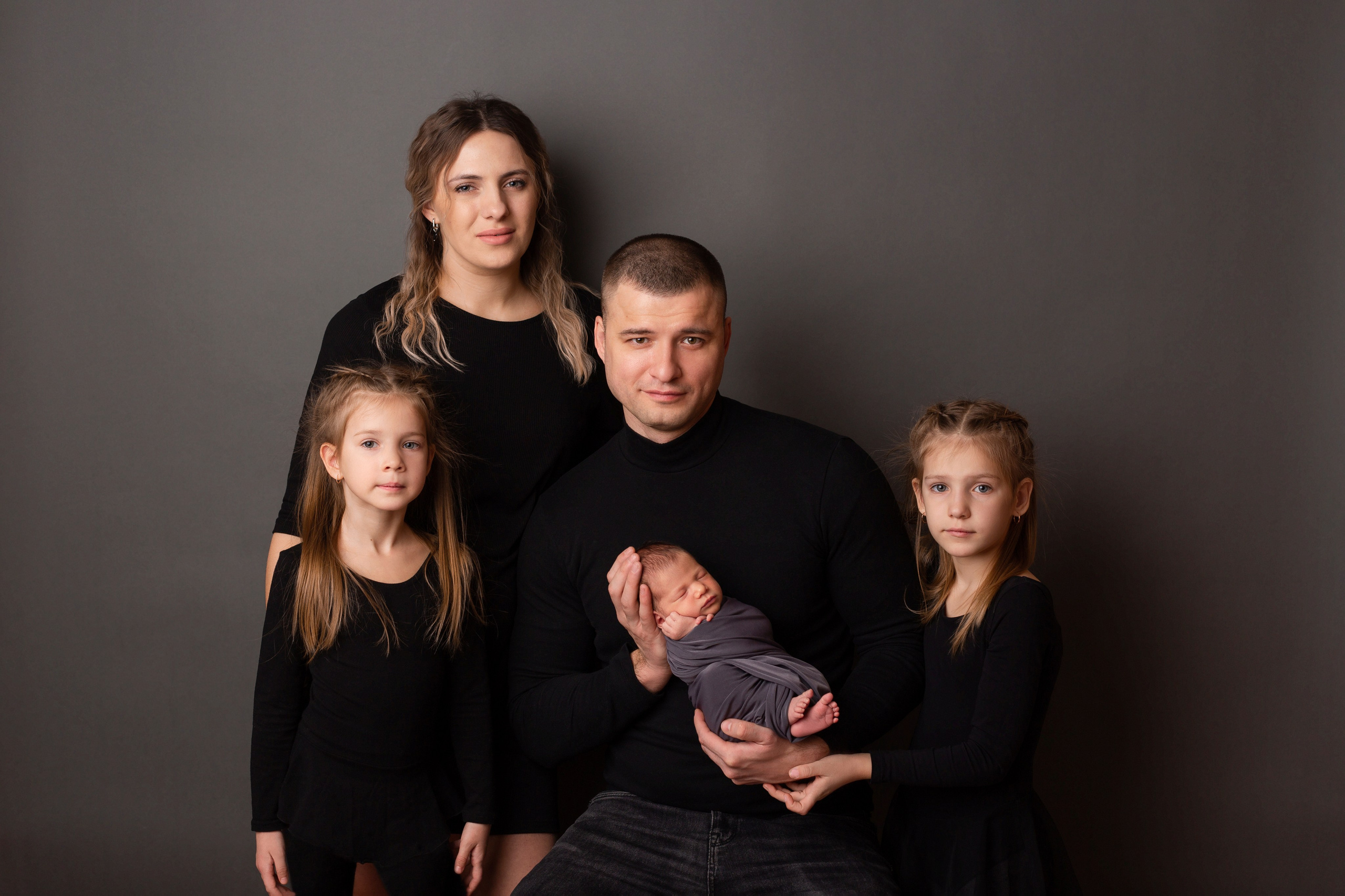 Семейные кадры с малышом. Фотограф новорожденных и детский фотограф в Радужном Васильева Елена