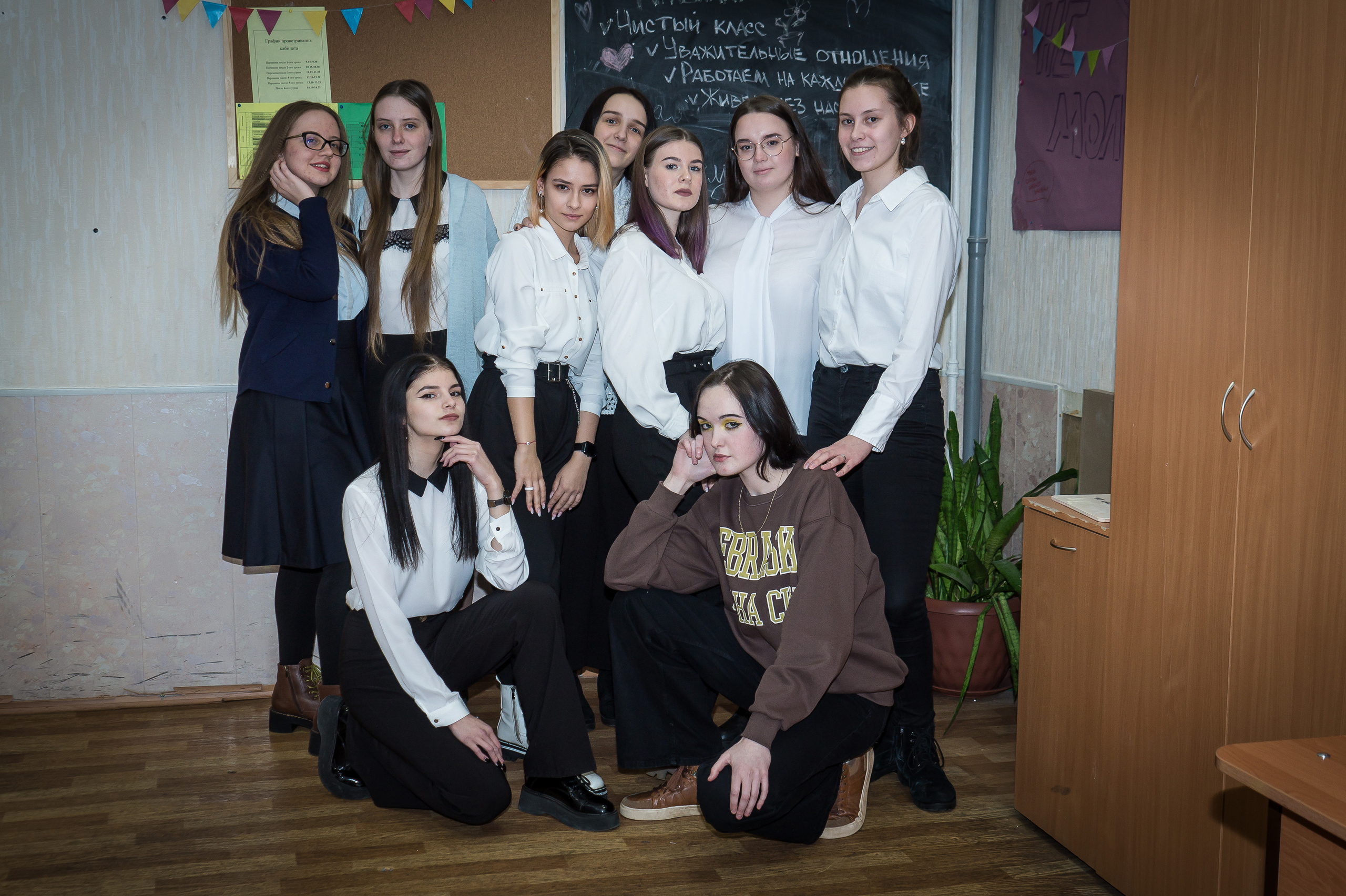 Школа № 22 11"А». Фотосъемка в детском саду и школе. Фотоальбомы и фотокниги ВЫПУСКНИК