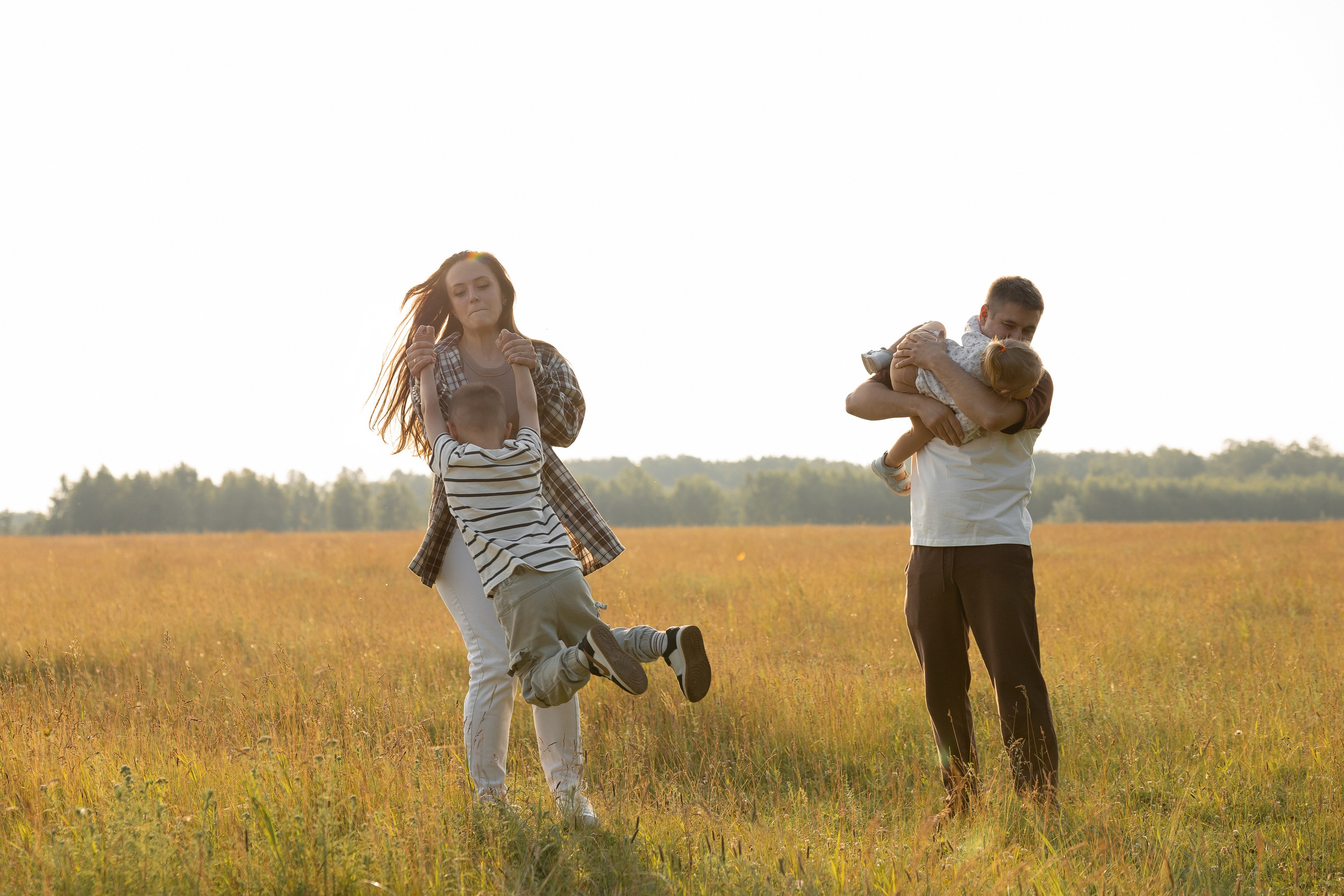 В поле. Семейный и свадебный фотограф в Челябинске Мария Леонтьева