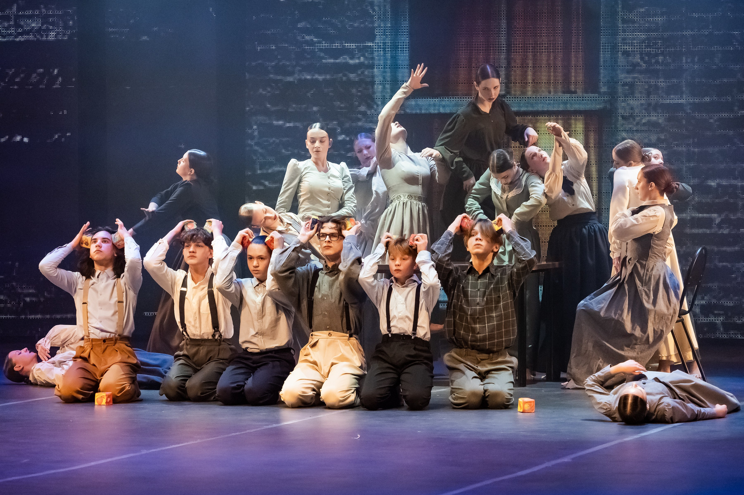 Концерт «Пространные танцы». Репортажный, семейный и детский фотограф в Пензе и Заречном Арина Ермилова. Картины барельеф на заказ