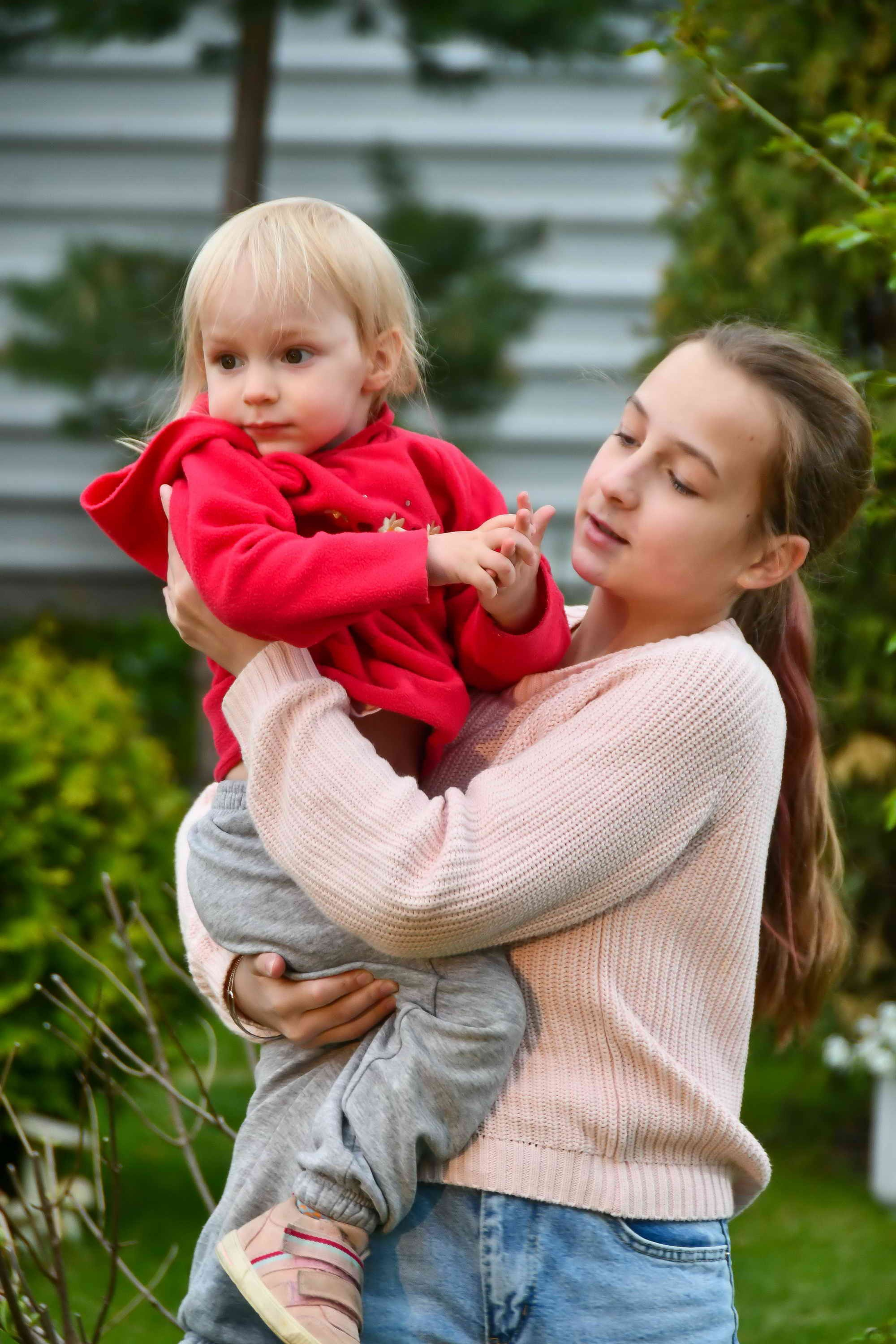 Выписка из роддома. Гуляния. Репортажный и детский фотограф в Новосибирске