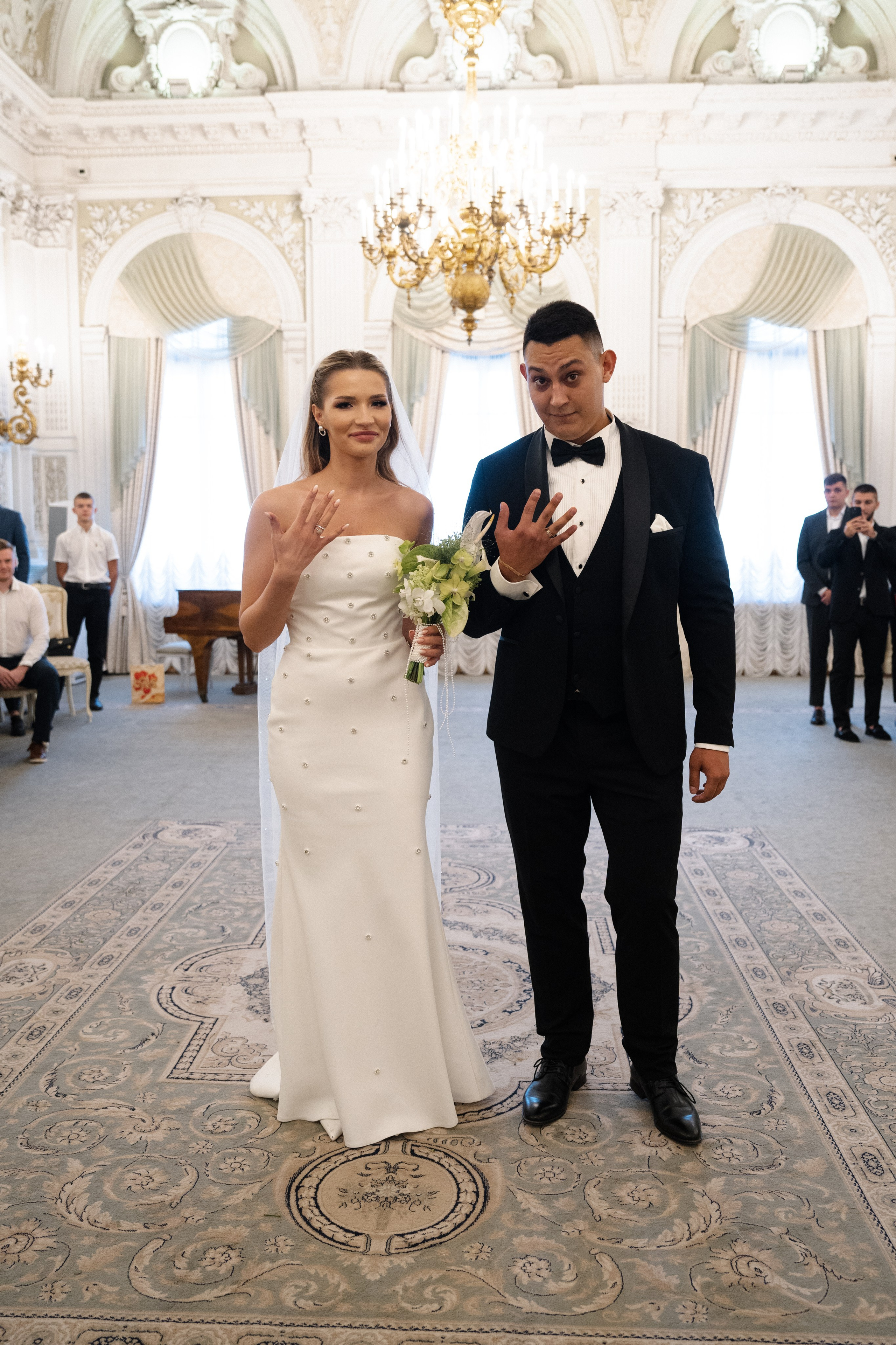 Виктория & Роман. Камерная городская свадьба в видовом ресторане в стиле современная классика. Свадебный фотограф организатор в Санкт-Петербурге Ассоль Опарина