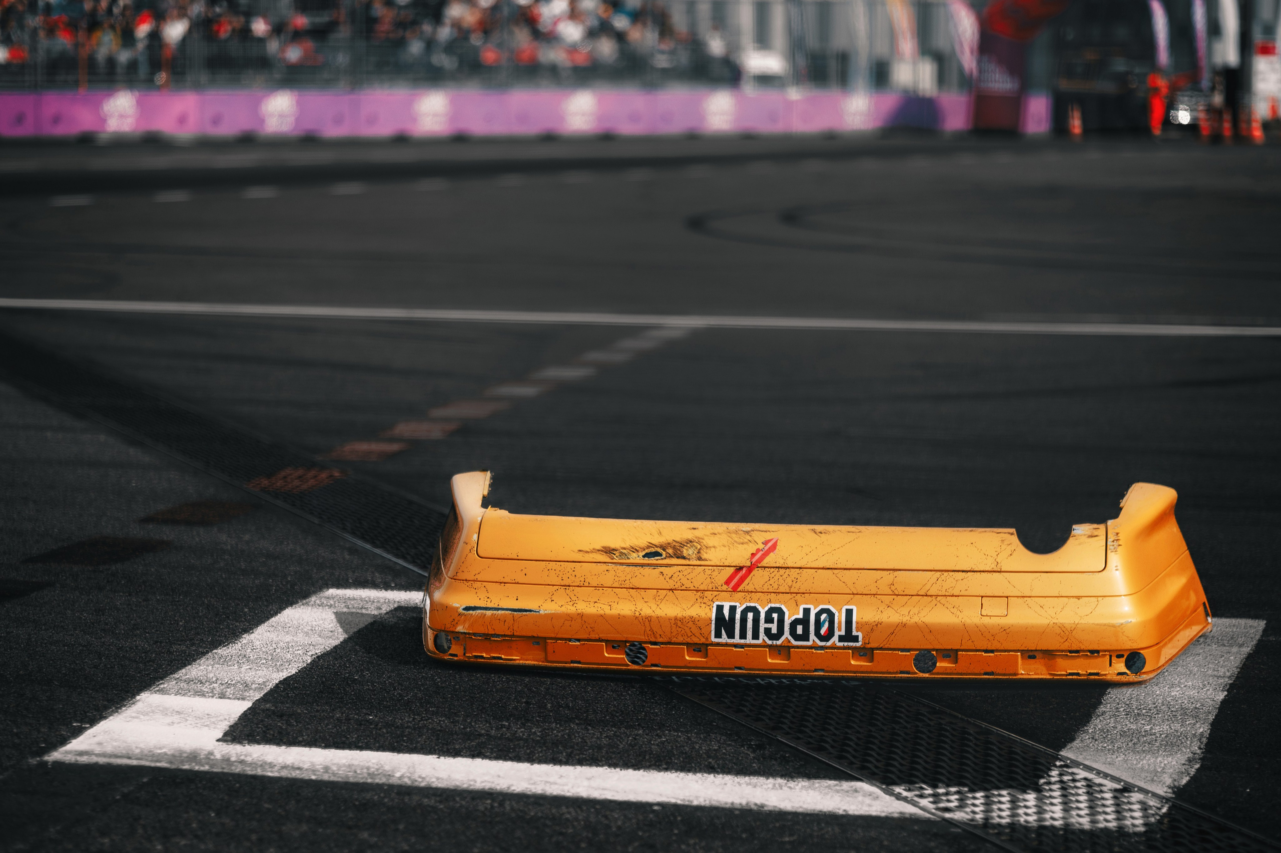 IDDC Этап 2: Бетонный Колизей и блогеры в деле