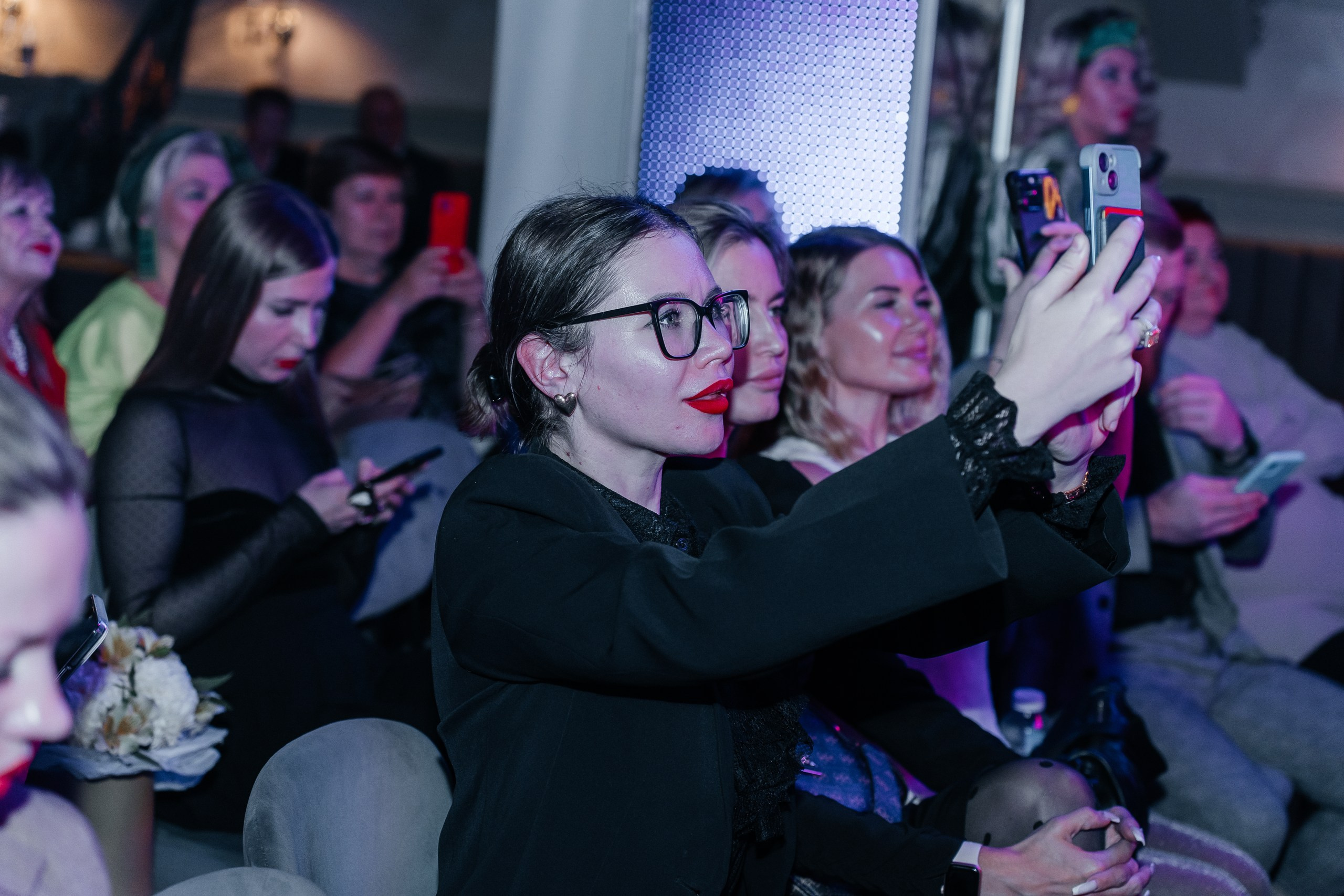 Одна единственная. Для тех, кто не ждёт удачи, а создаёт её. Каждая фотосессия — это твой момент, твой стиль, твой успех. 📸