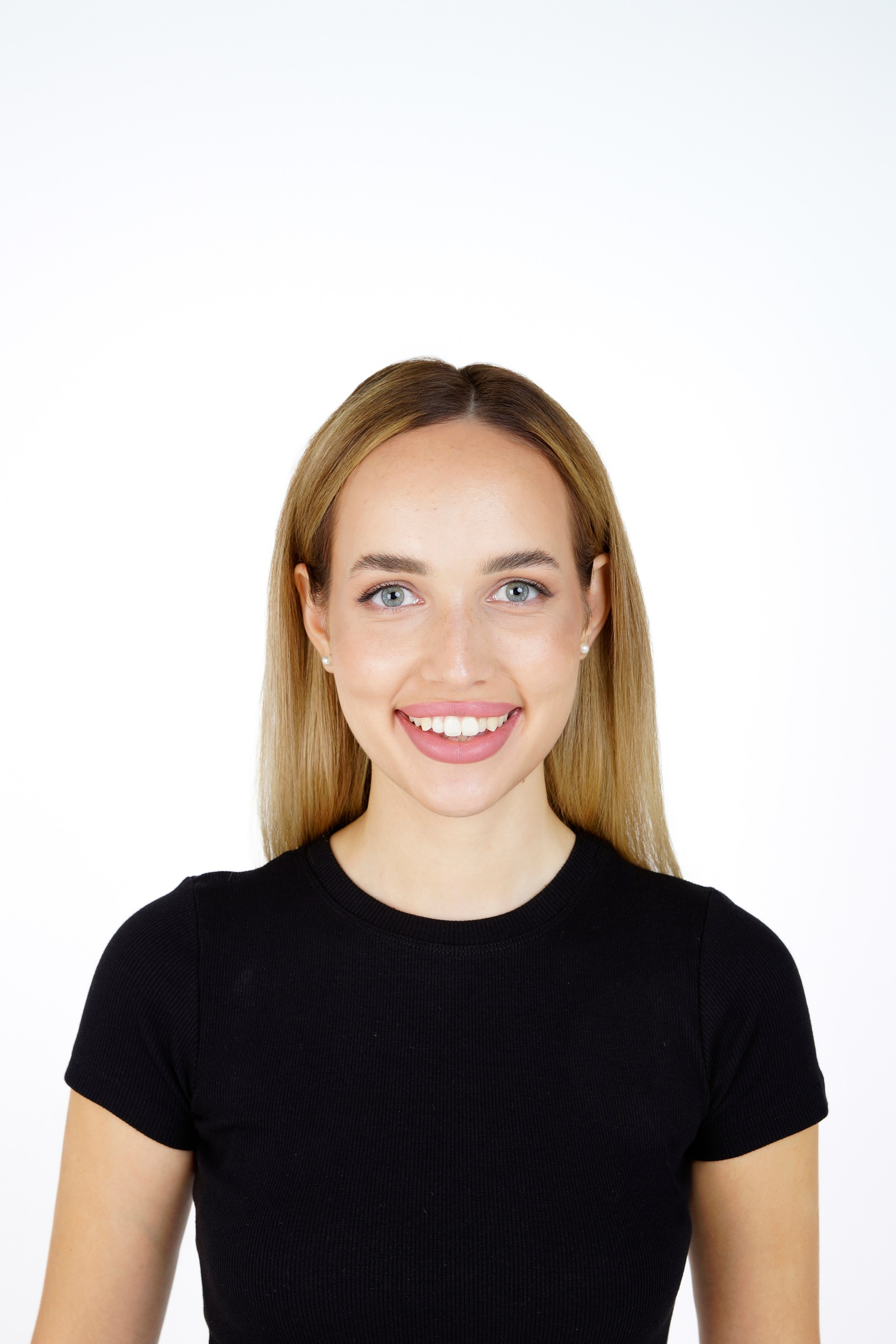 Съёмка для резюме Emirates / Etihad и др. Женский фотограф в Химках Алёна Ленёва