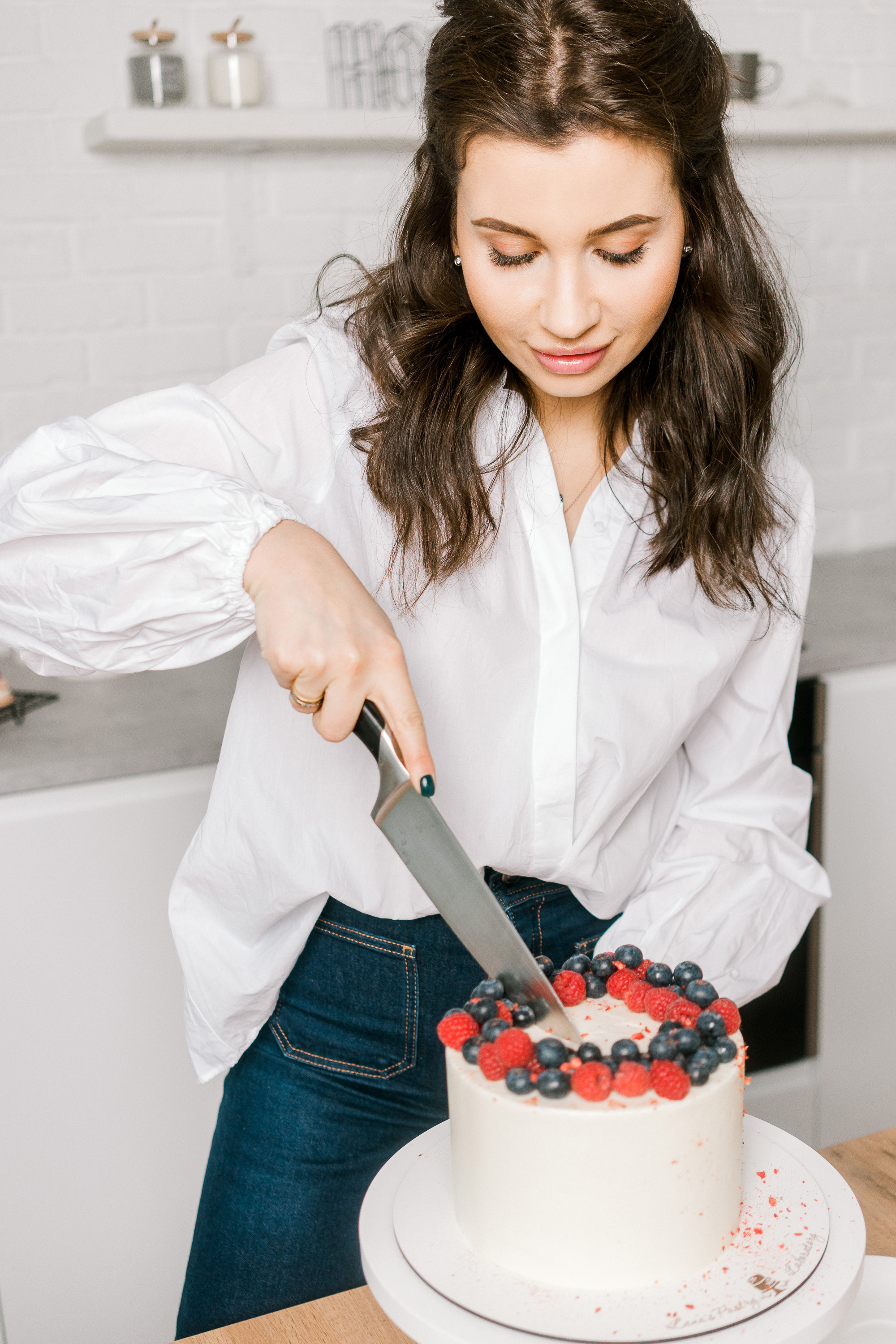 Бизнес портрет кондитера за работой