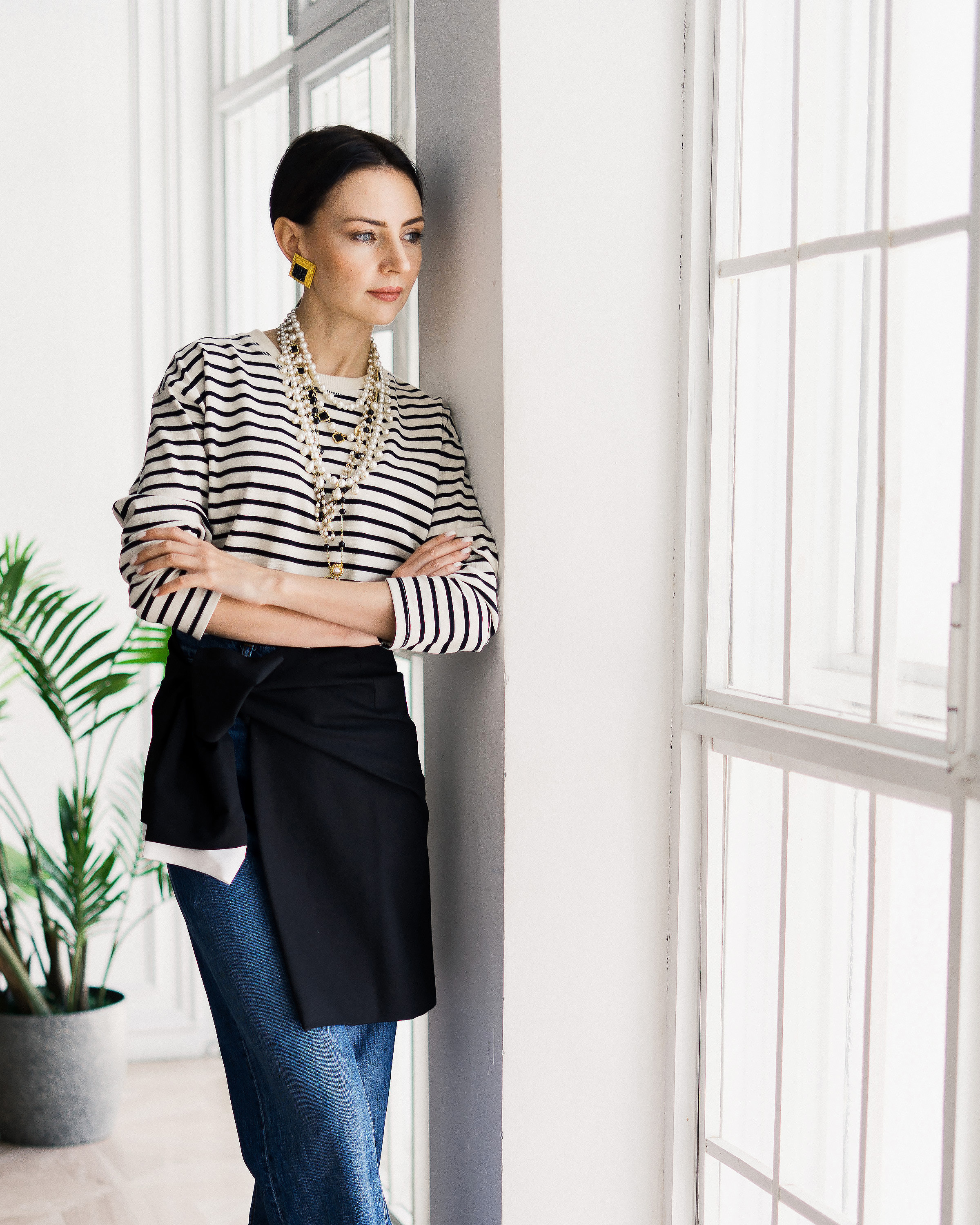 Лайфстайл фотосессия для стилиста в Москве в светлой студии