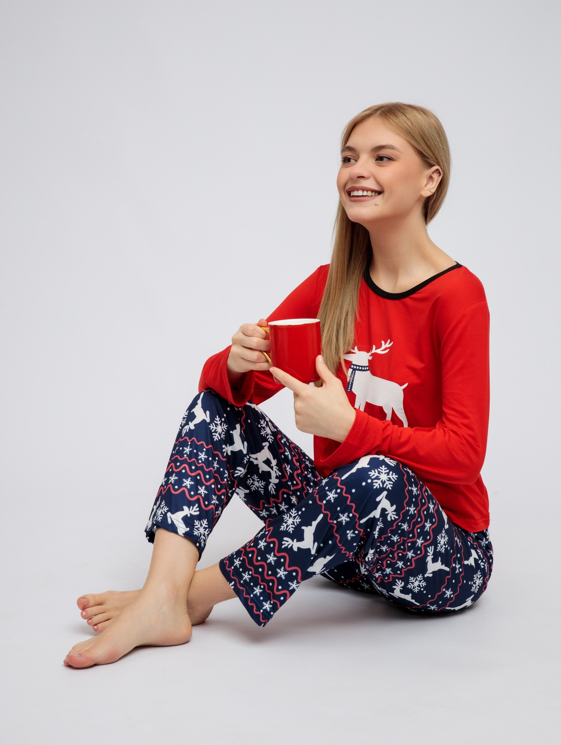 Съемка взрослой одежды на модели сайтов, маркетплейсов, WB, Ozon, Яндекс Маркет и др. Студия коммерческой съемки ХВОЯ