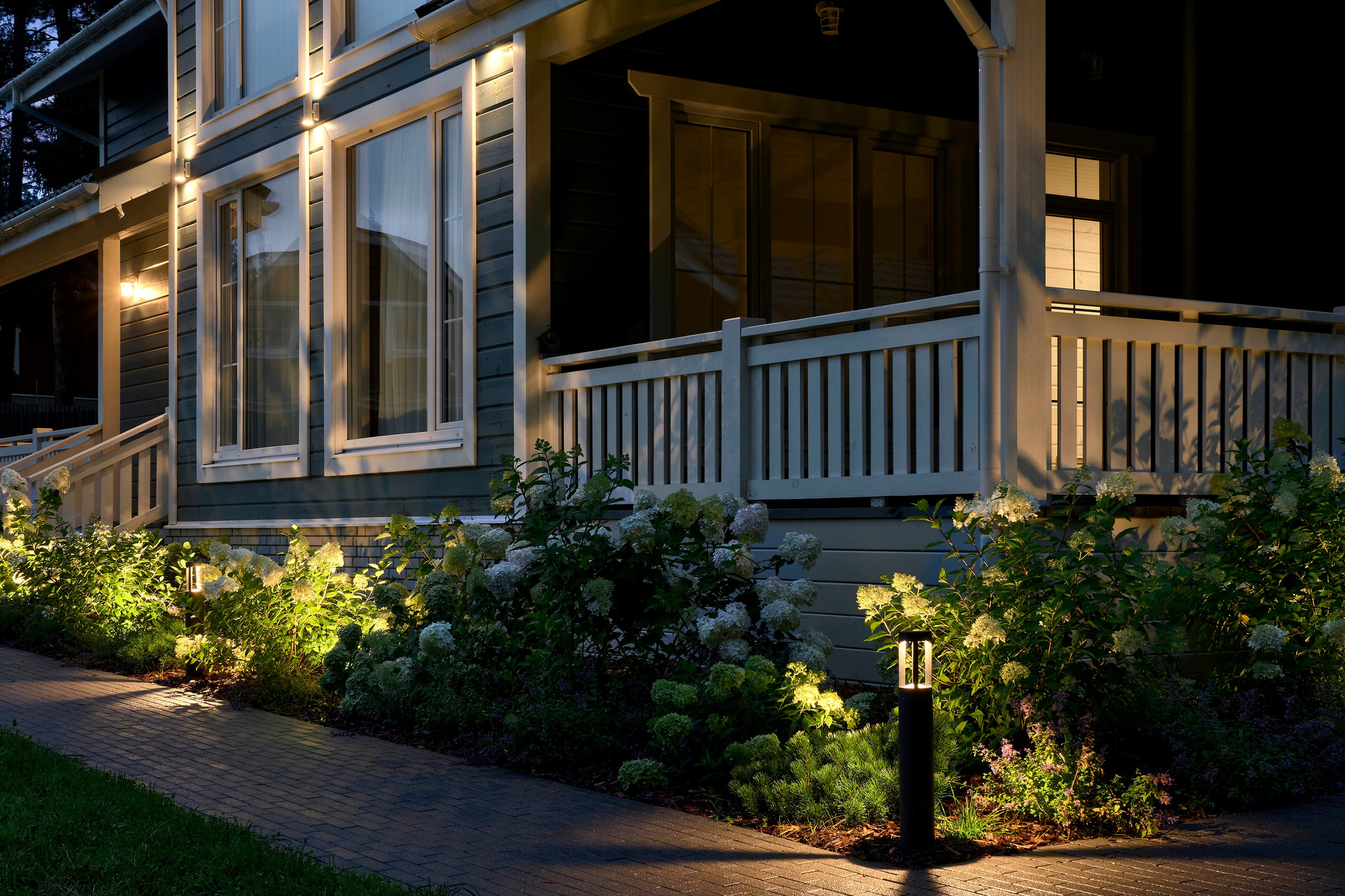 Фотосъемка реализованного проекта частного сада в Заполье для ландшафтной студии Хвоя. Фотограф Наталья Соловьева