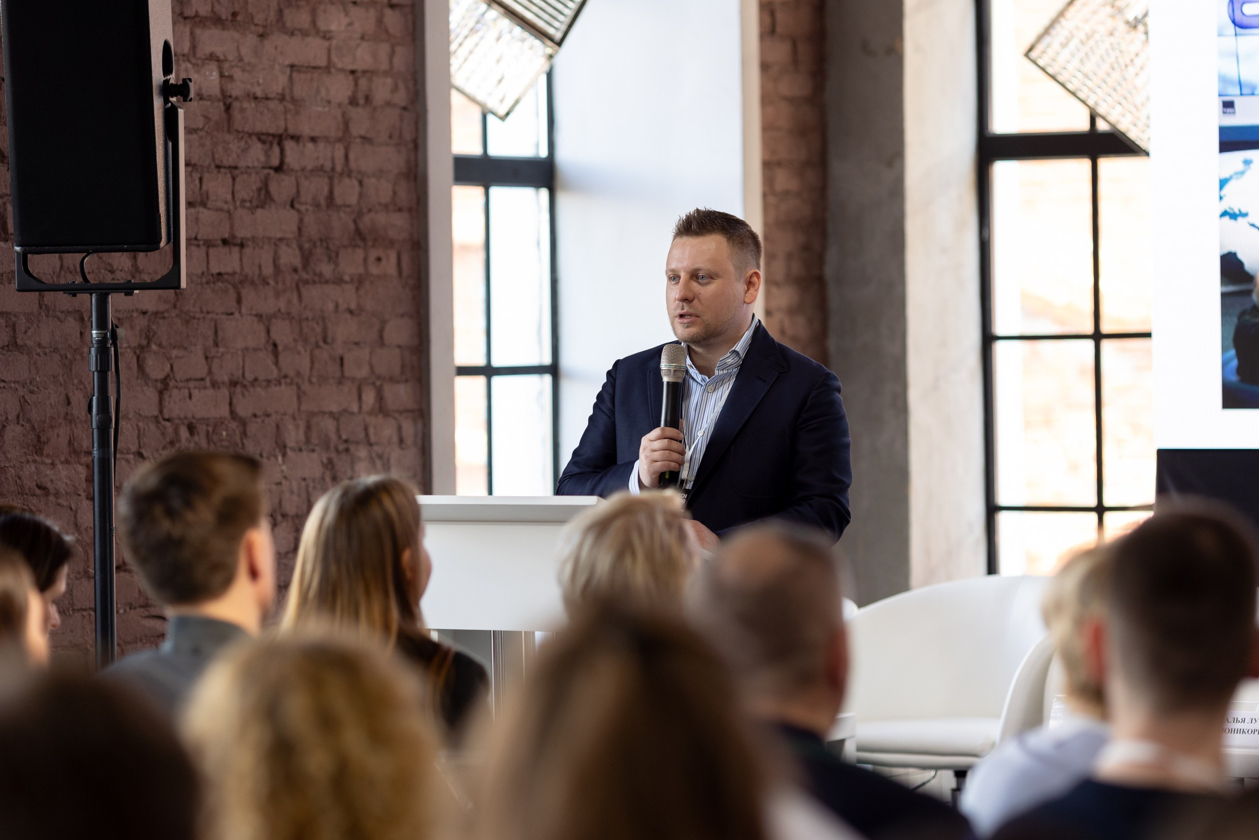 Hi-Tech Building 2025. Свадебный и семейный фотограф