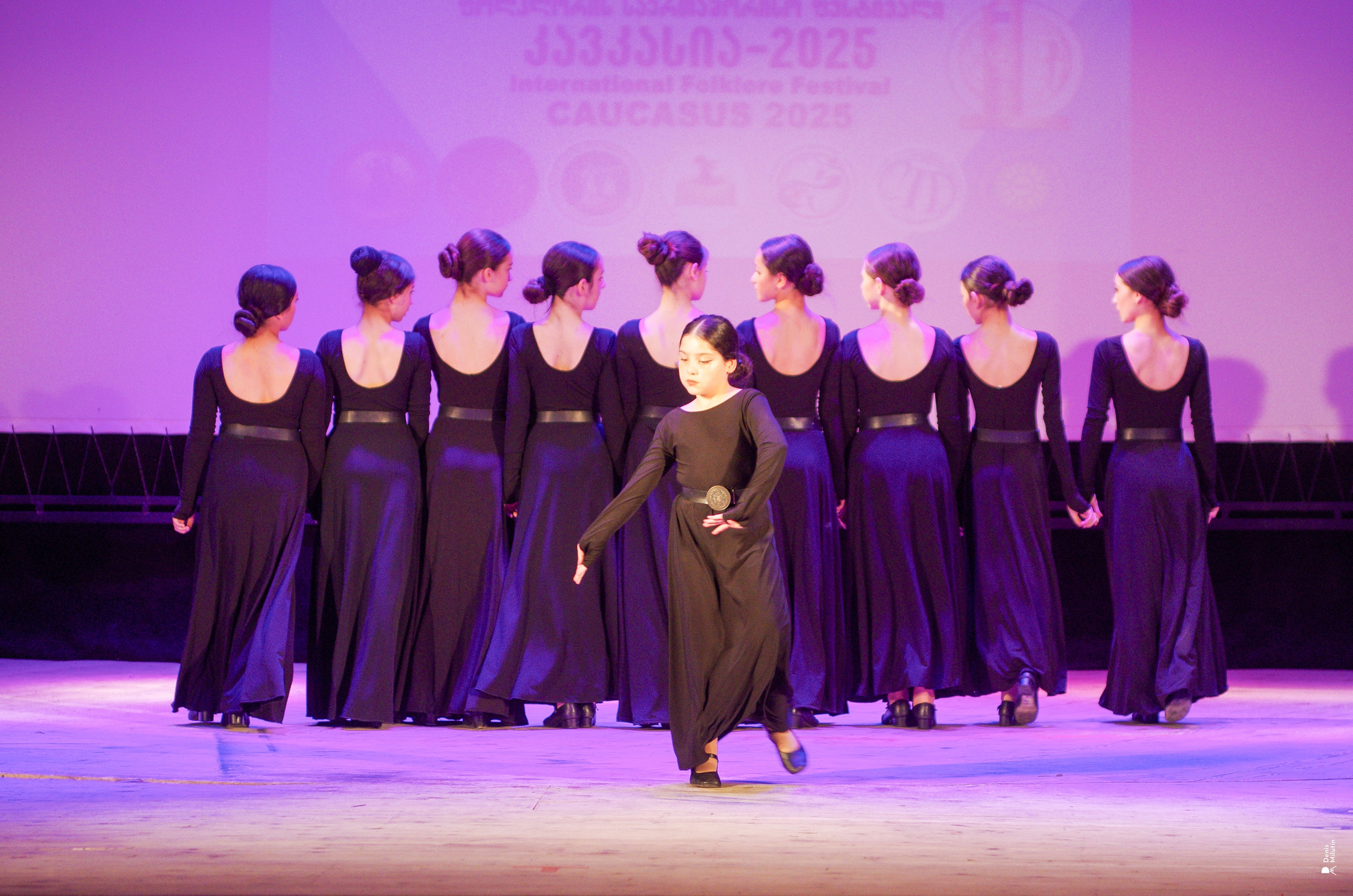 Танцы в прекрасном Они. Портретный фотограф Денис Милютин