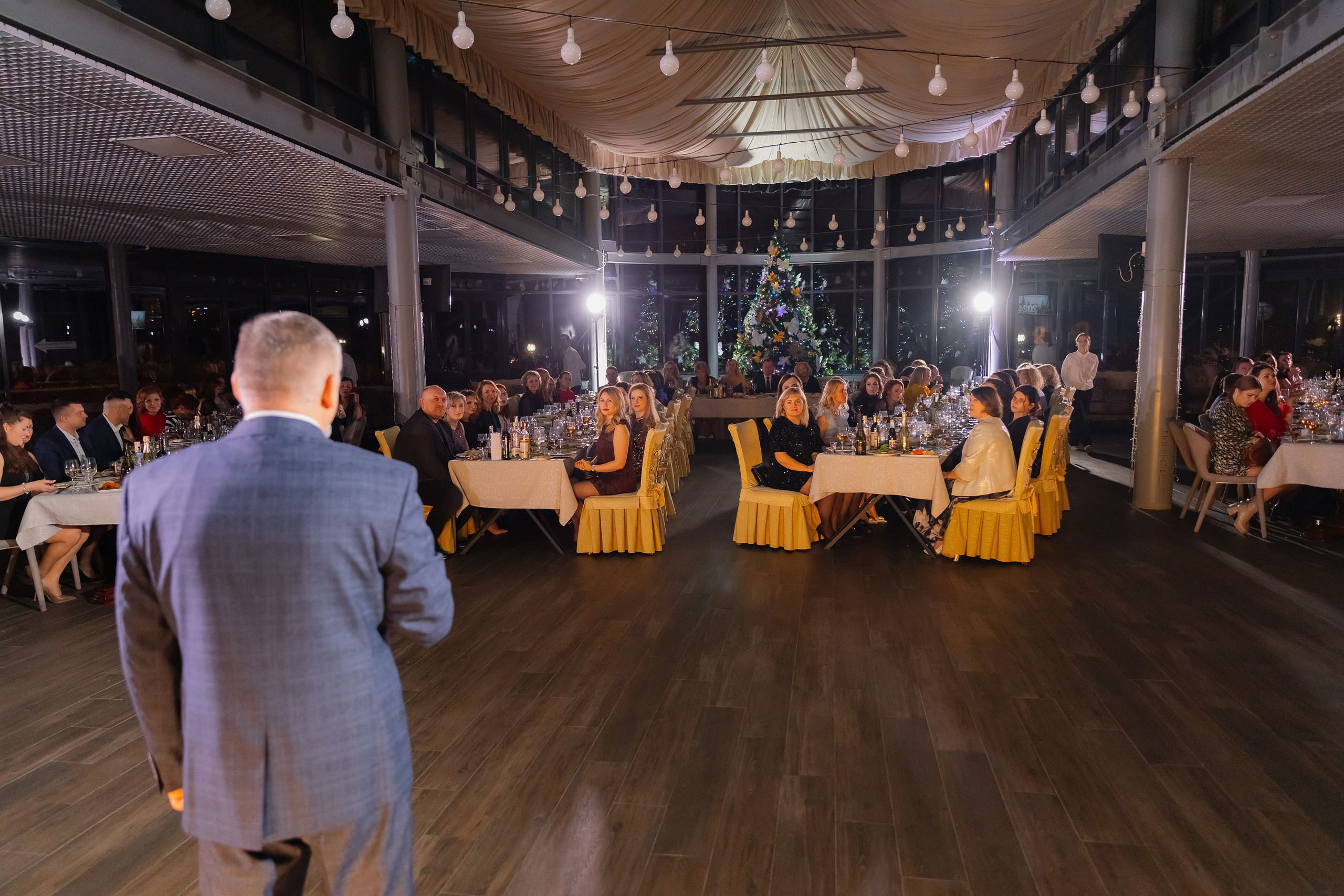 Корпоративная новогодняя фотосъемка для BELARUSBANK в Ресторане «Урарту». Свадебный фотограф в Минске/Беларуси Сергей Спиридонов