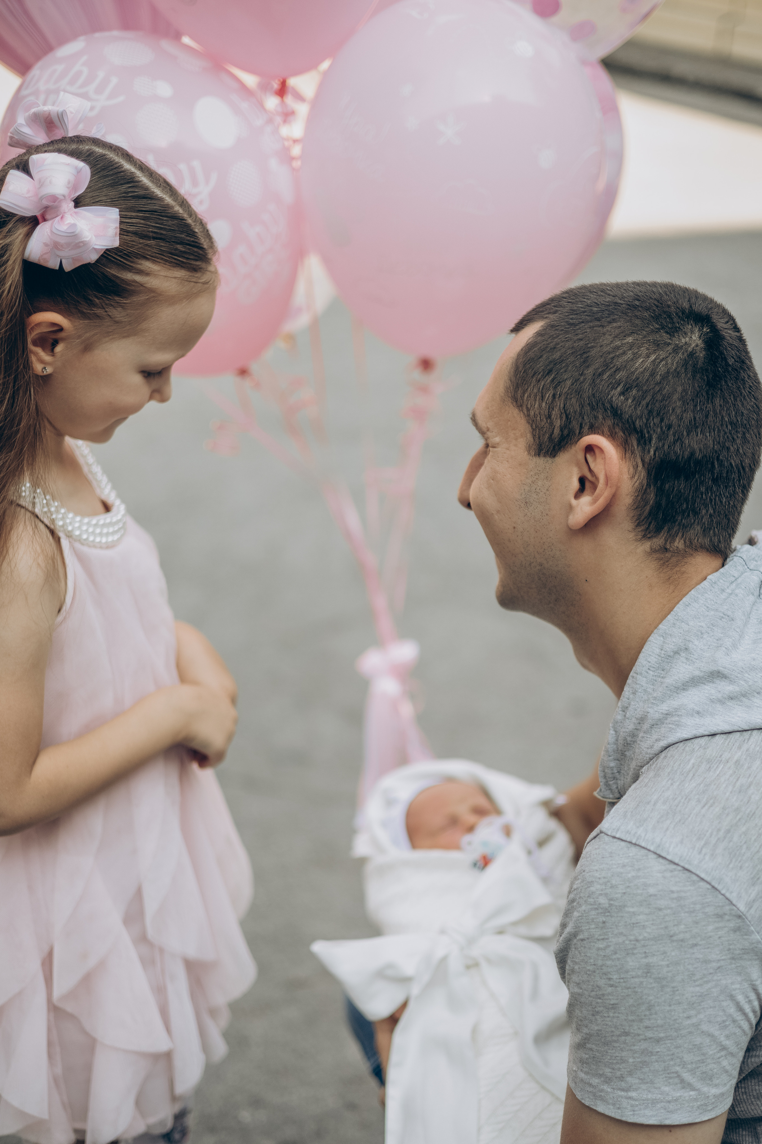 Выписка Яны из роддома. Семейный фотограф в Москве Любовь Переседова