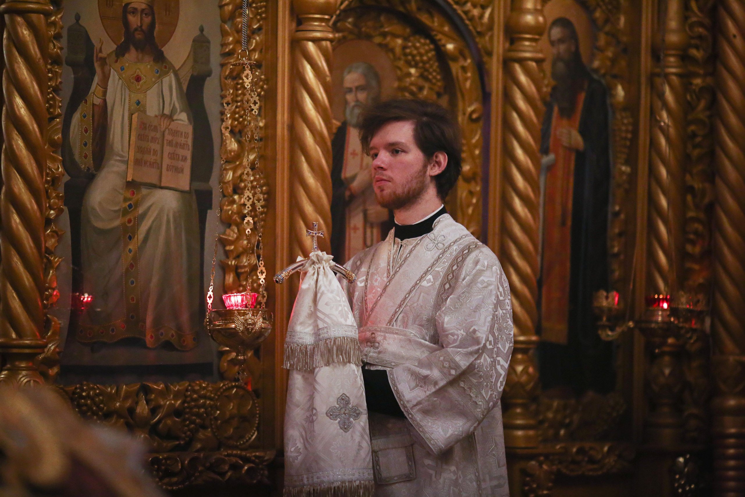 Божественная литургия в Христорождественском храме с. Михалёво. Семейный и детский фотограф Анна Петракова