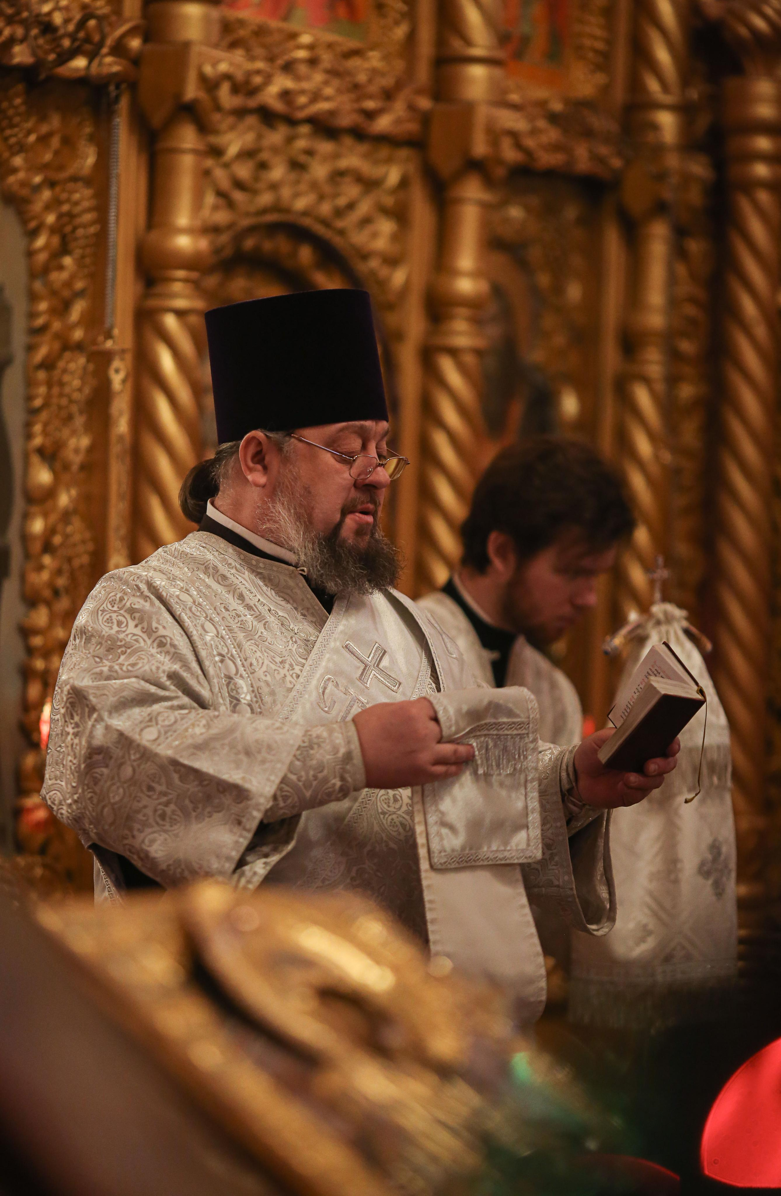 Божественная литургия в Христорождественском храме с. Михалёво. Семейный и детский фотограф Анна Петракова