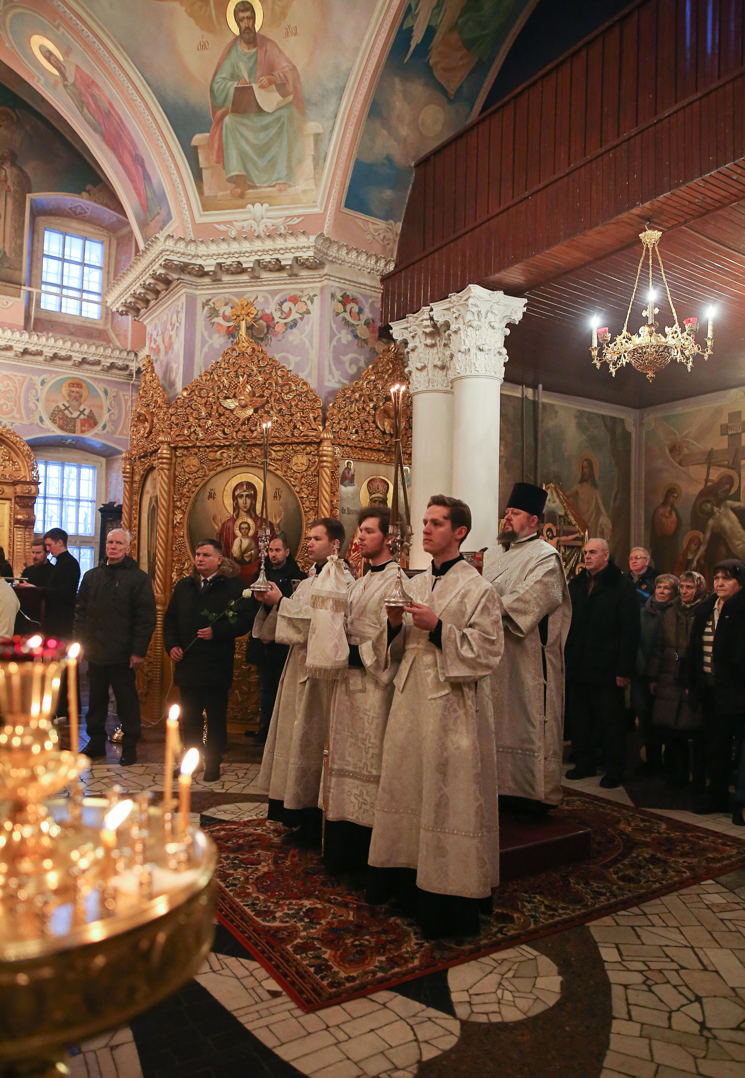 Божественная литургия в Христорождественском храме с. Михалёво. Семейный и детский фотограф Анна Петракова