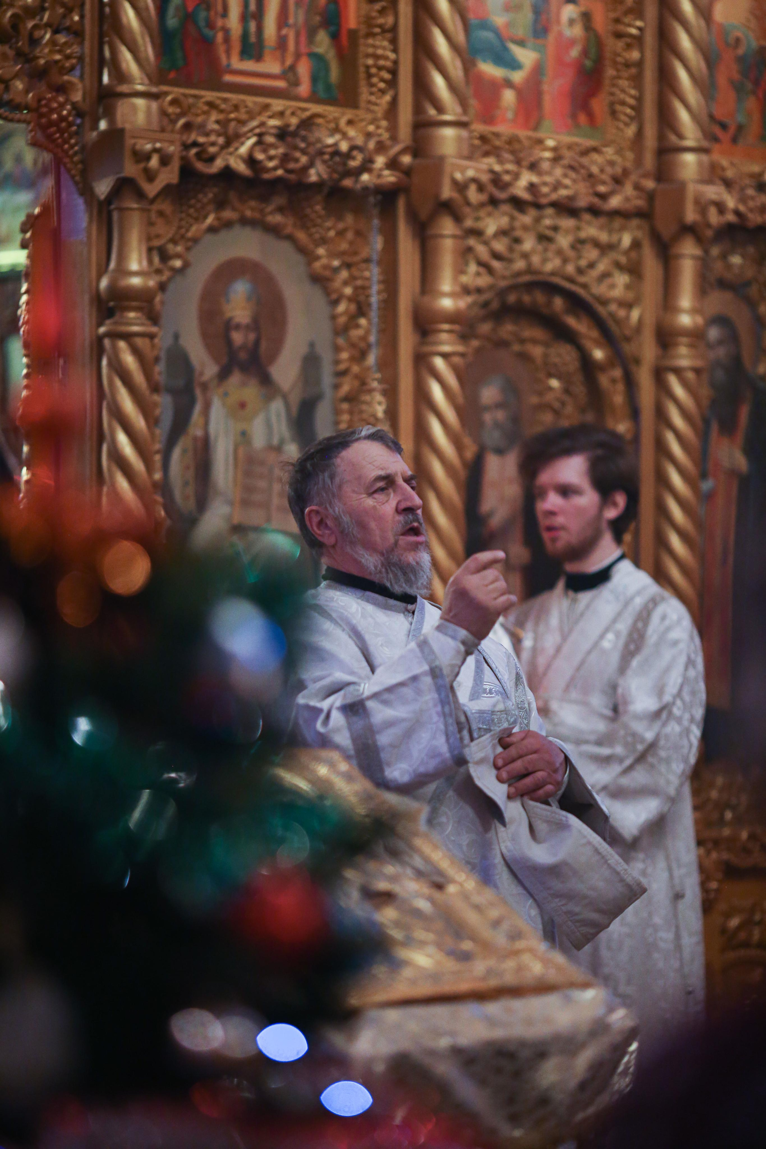 Божественная литургия в Христорождественском храме с. Михалёво. Семейный и детский фотограф Анна Петракова