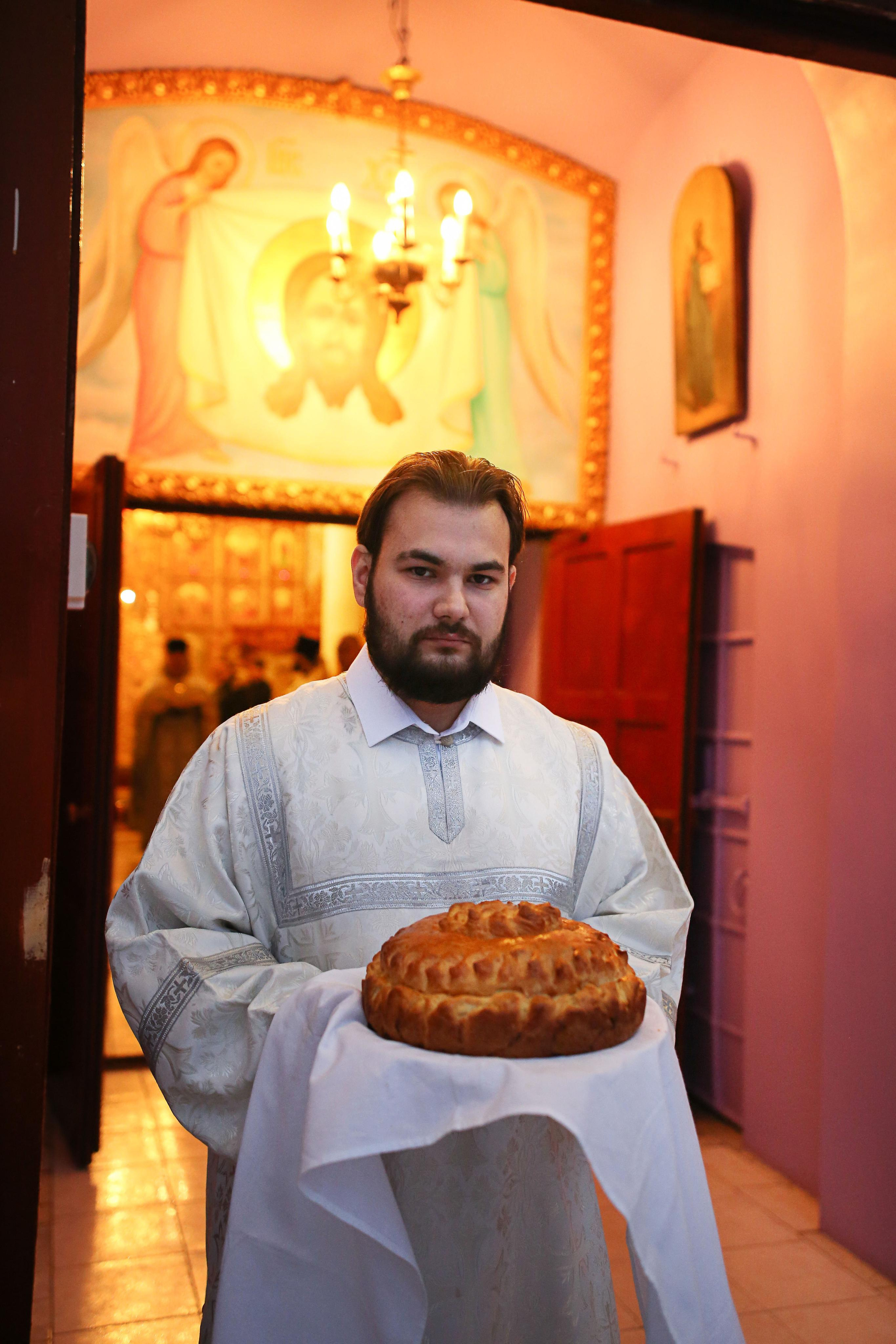 Божественная литургия в Христорождественском храме с. Михалёво. Семейный и детский фотограф Анна Петракова