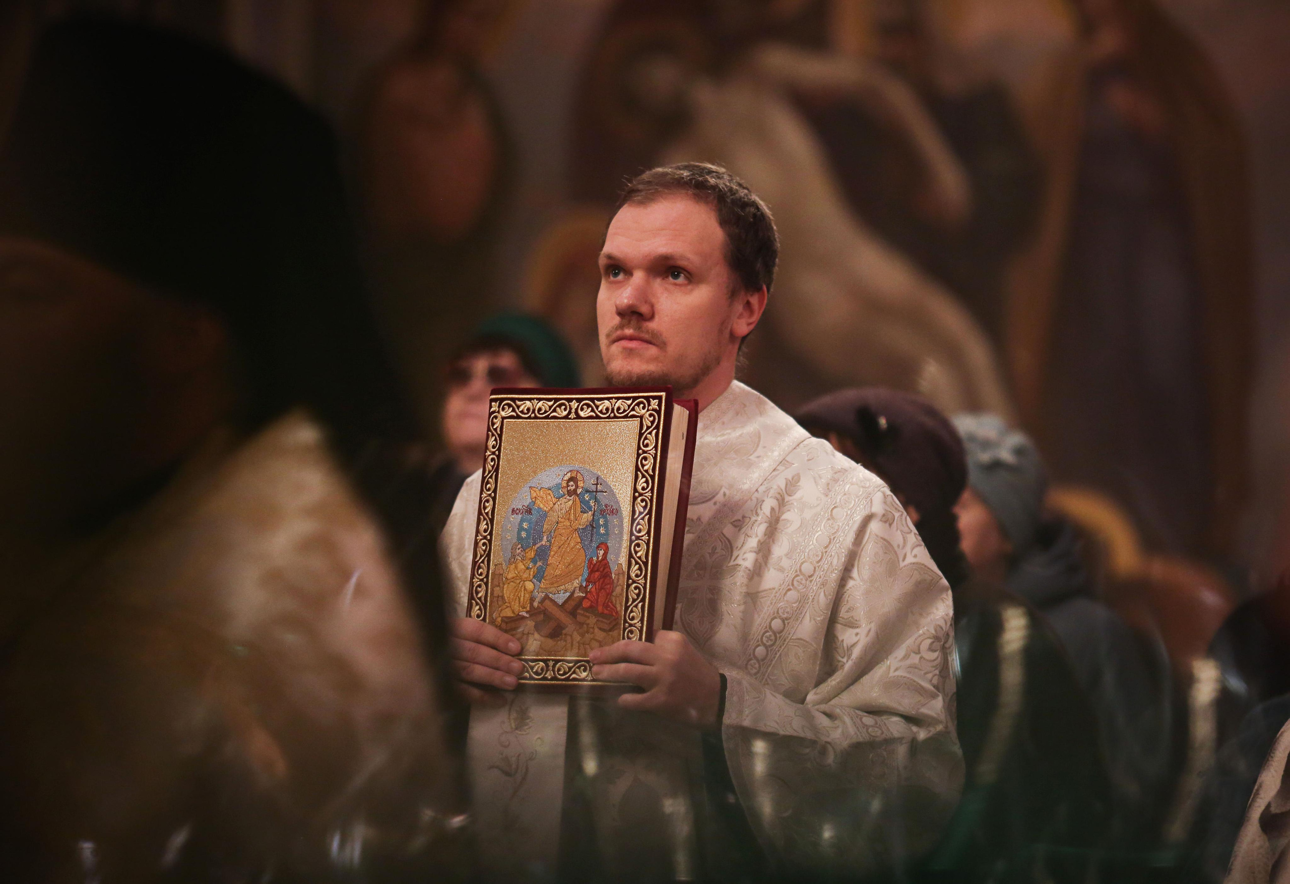Божественная литургия в Христорождественском храме с. Михалёво. Семейный и детский фотограф Анна Петракова
