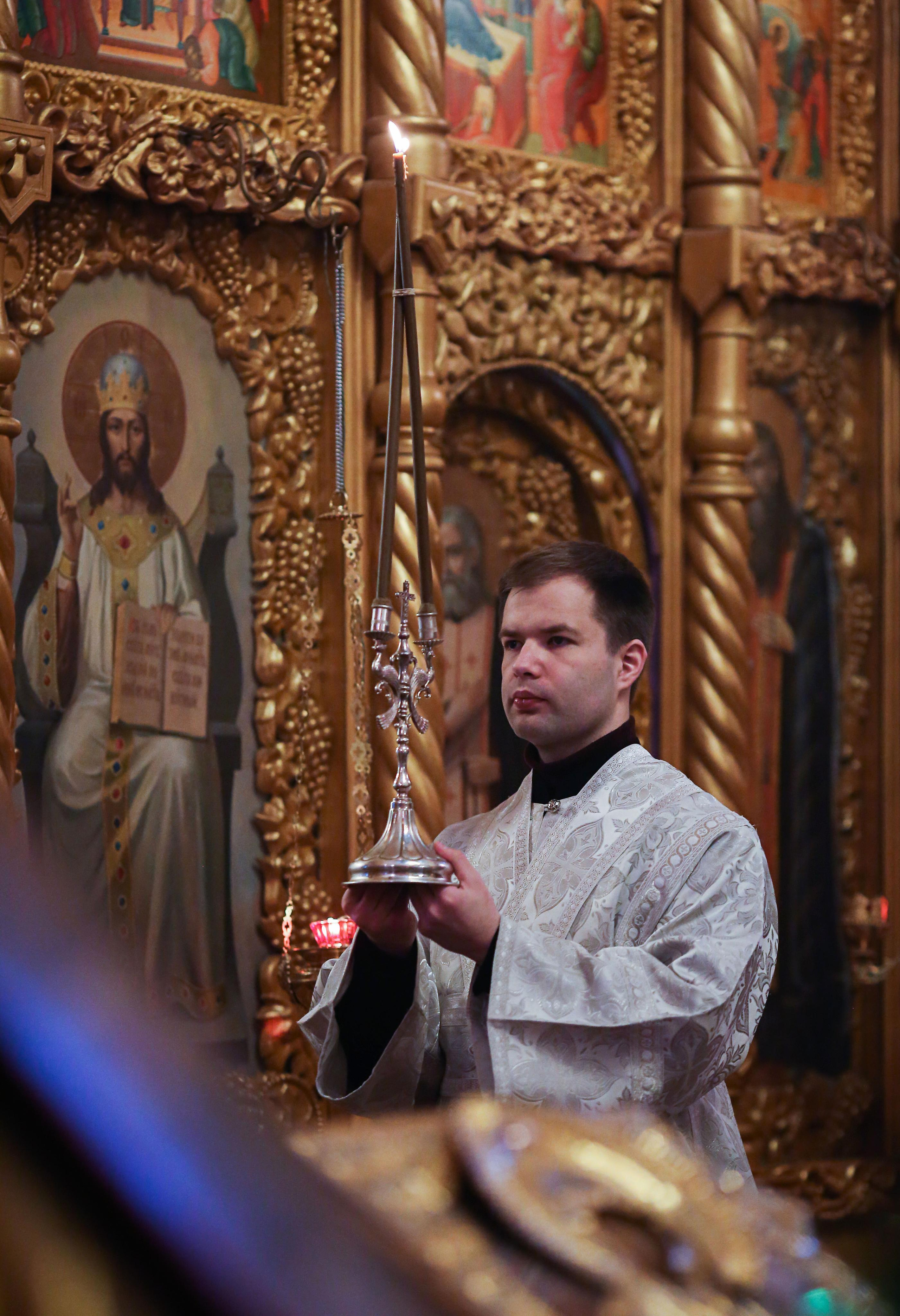 Божественная литургия в Христорождественском храме с. Михалёво. Семейный и детский фотограф Анна Петракова