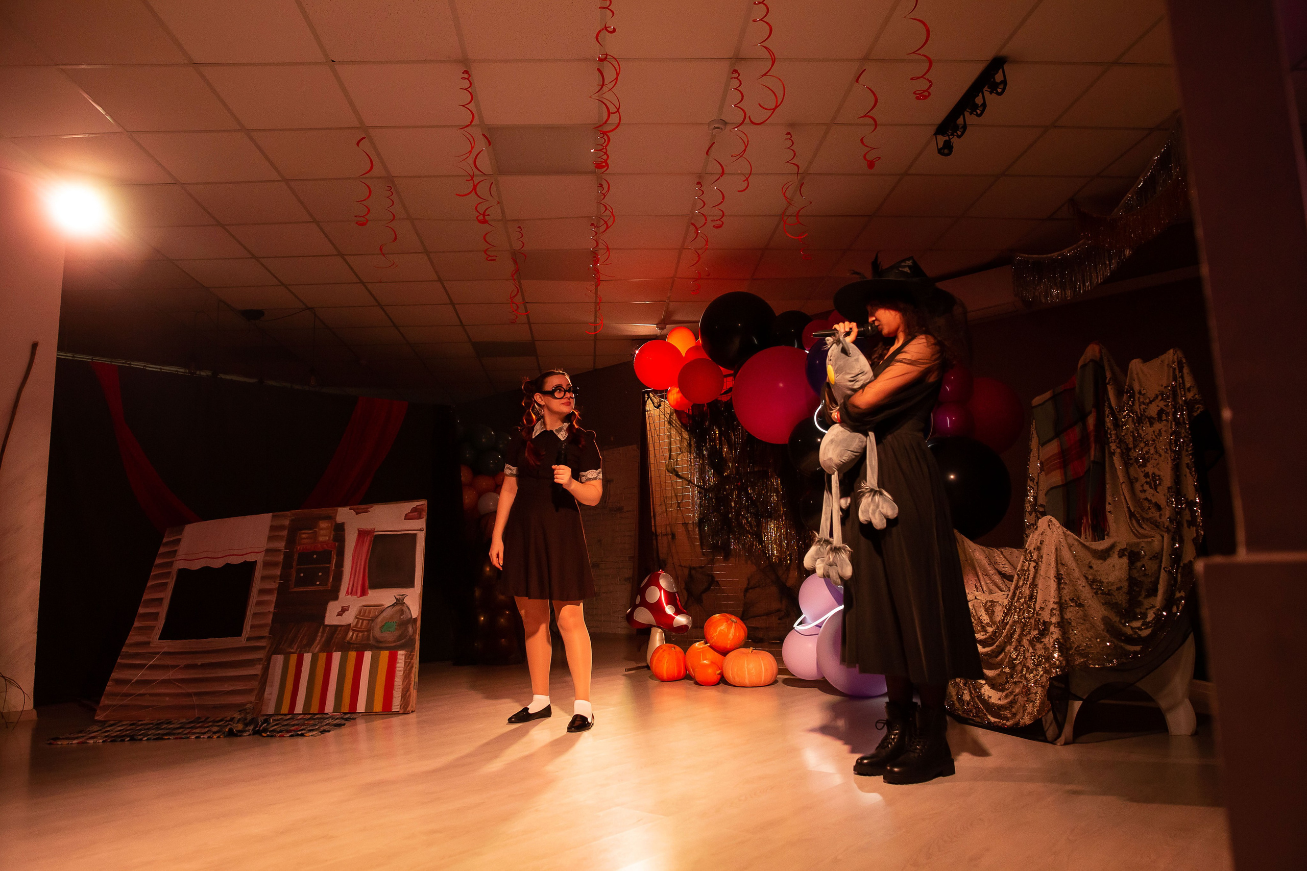 Верхом на помеле спектакль интерактивный. Семейный и детский фотограф Анна Петракова