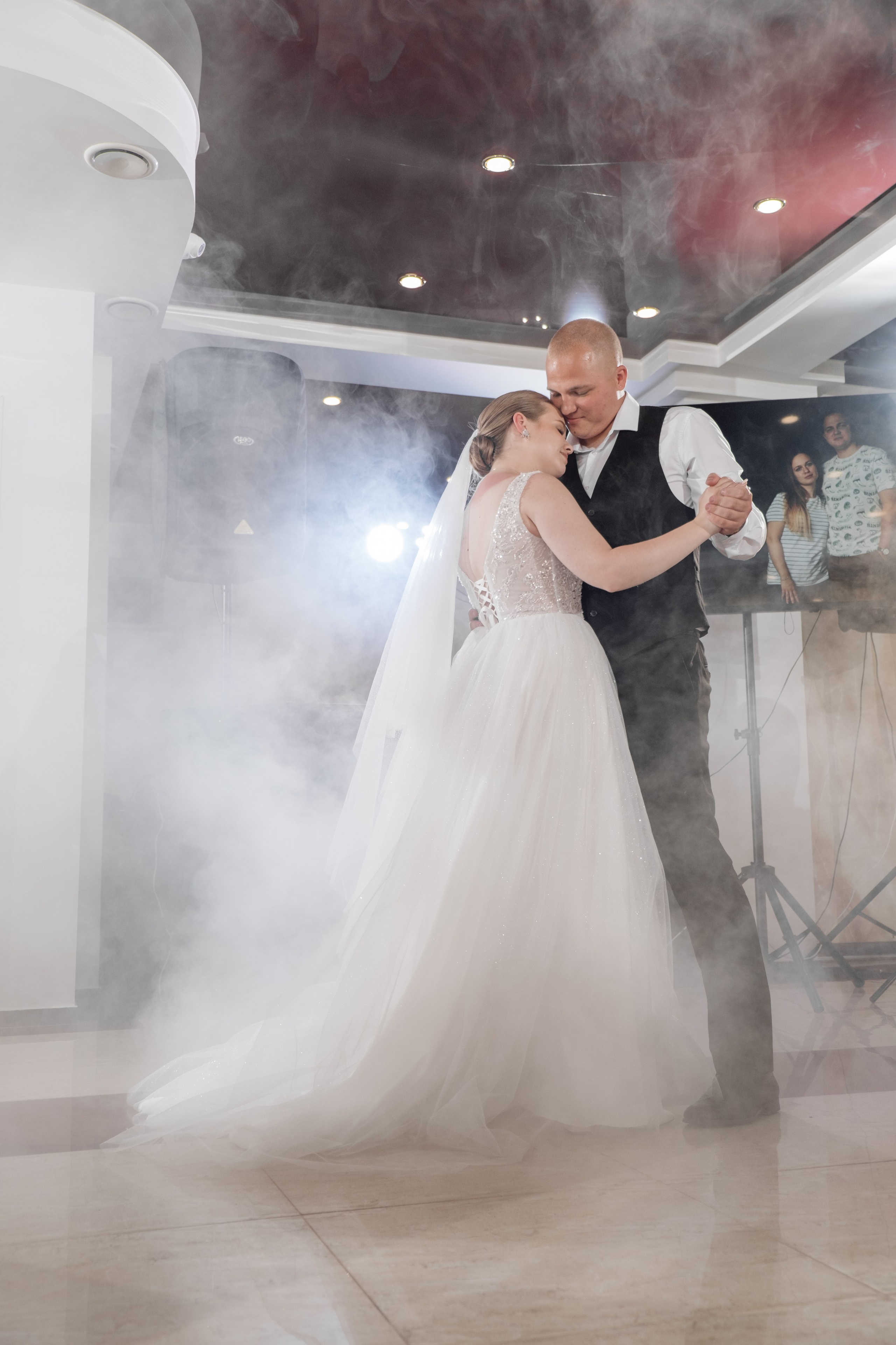 Свадебный ретопртаж. Профессиональная фотосъемка в Крыму. Натуральные эмоции и живые кадры. Забронируйте дату прямо сейчас!