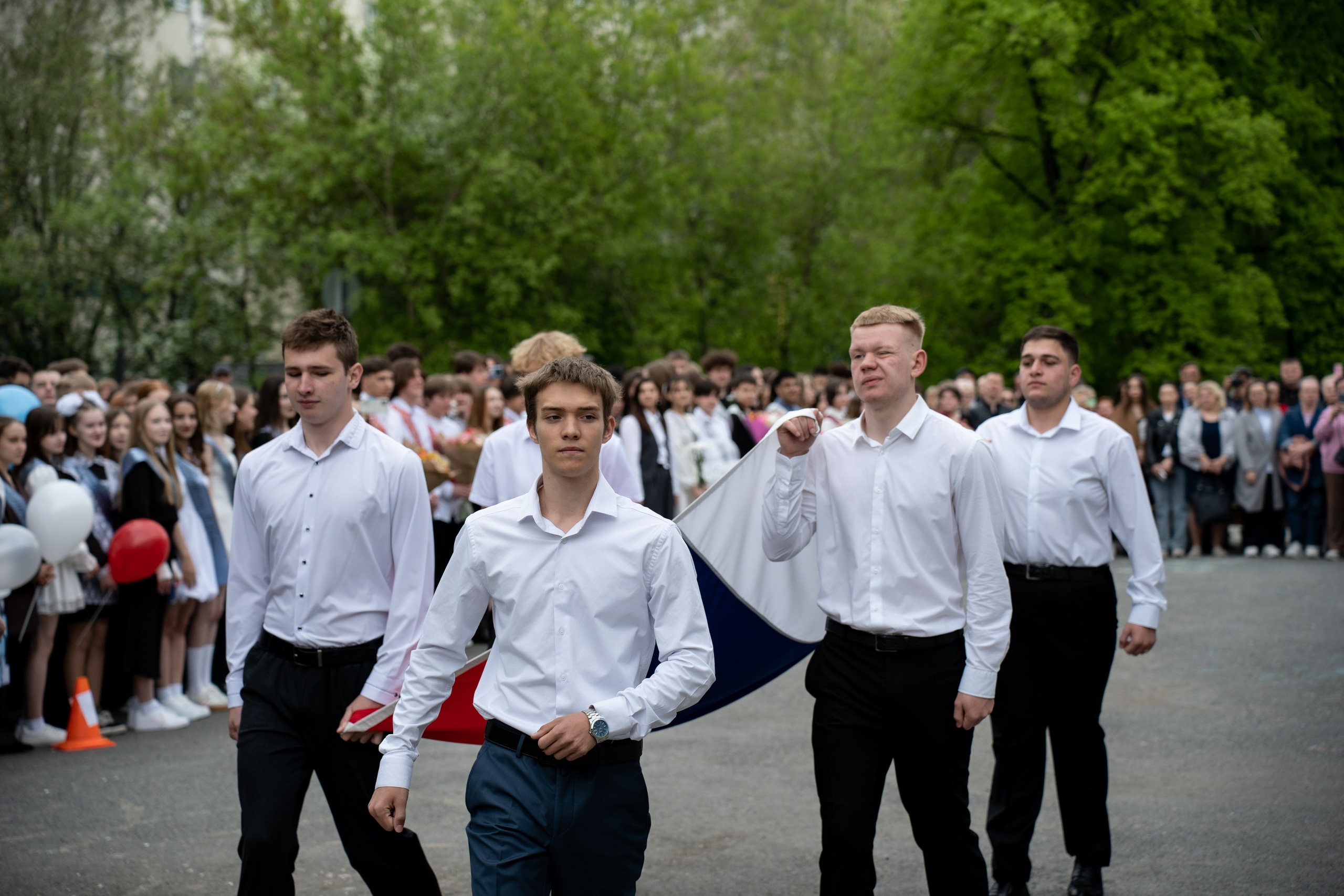 Последний звонок 64 шк. Фотостудия «Стрекоза»