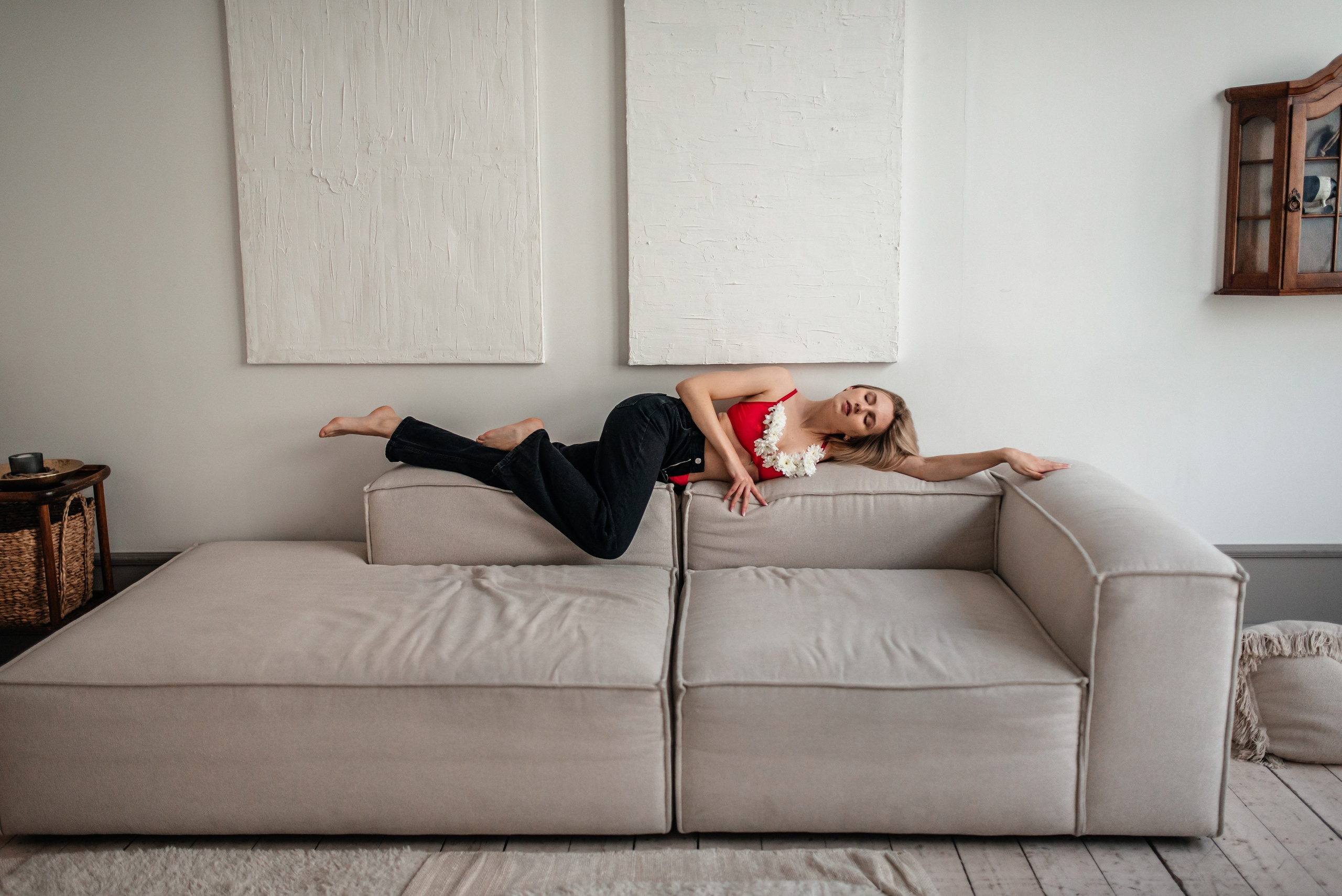 Диона, 2024. Главная