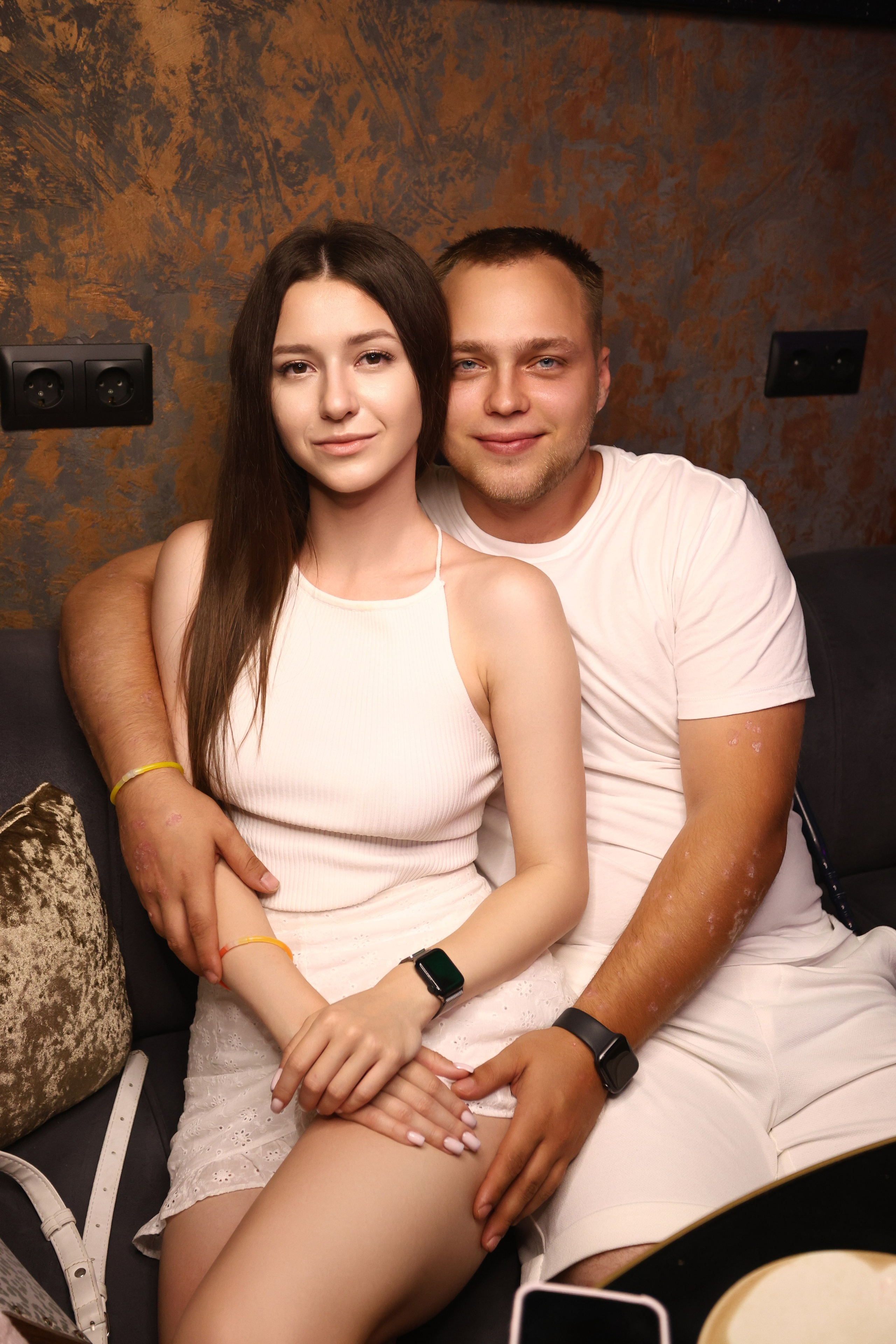 Neon Party 01.08.25. Мята Спортивная — Кальянная, караоке, бар в Минске