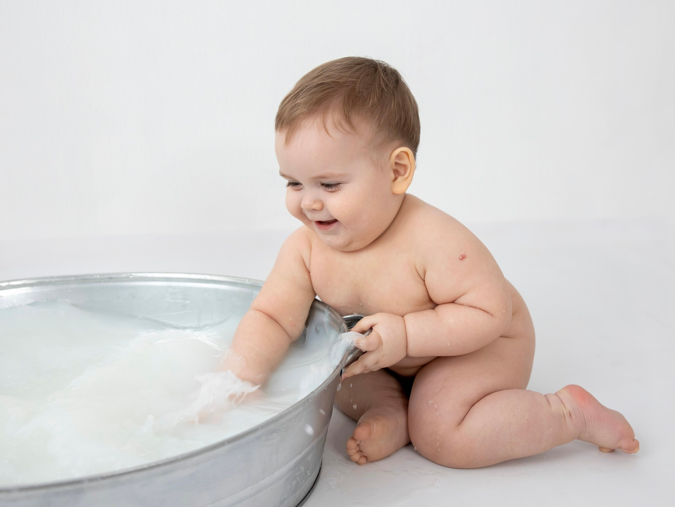 Фотосессия купания в молочной ванне (1). Фотокрошка — детская фотостудия в Новосибирске
