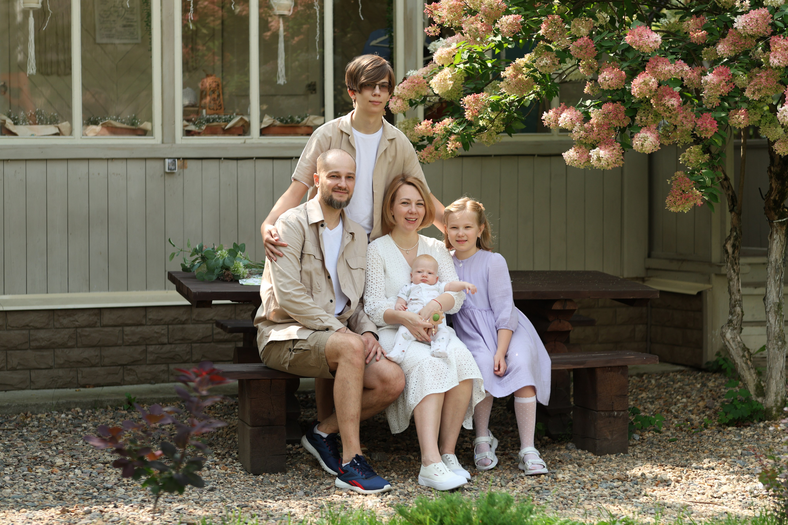 Семейная фотосессия в загородной студии. Фотограф в Железнодорожном и Балашихе
