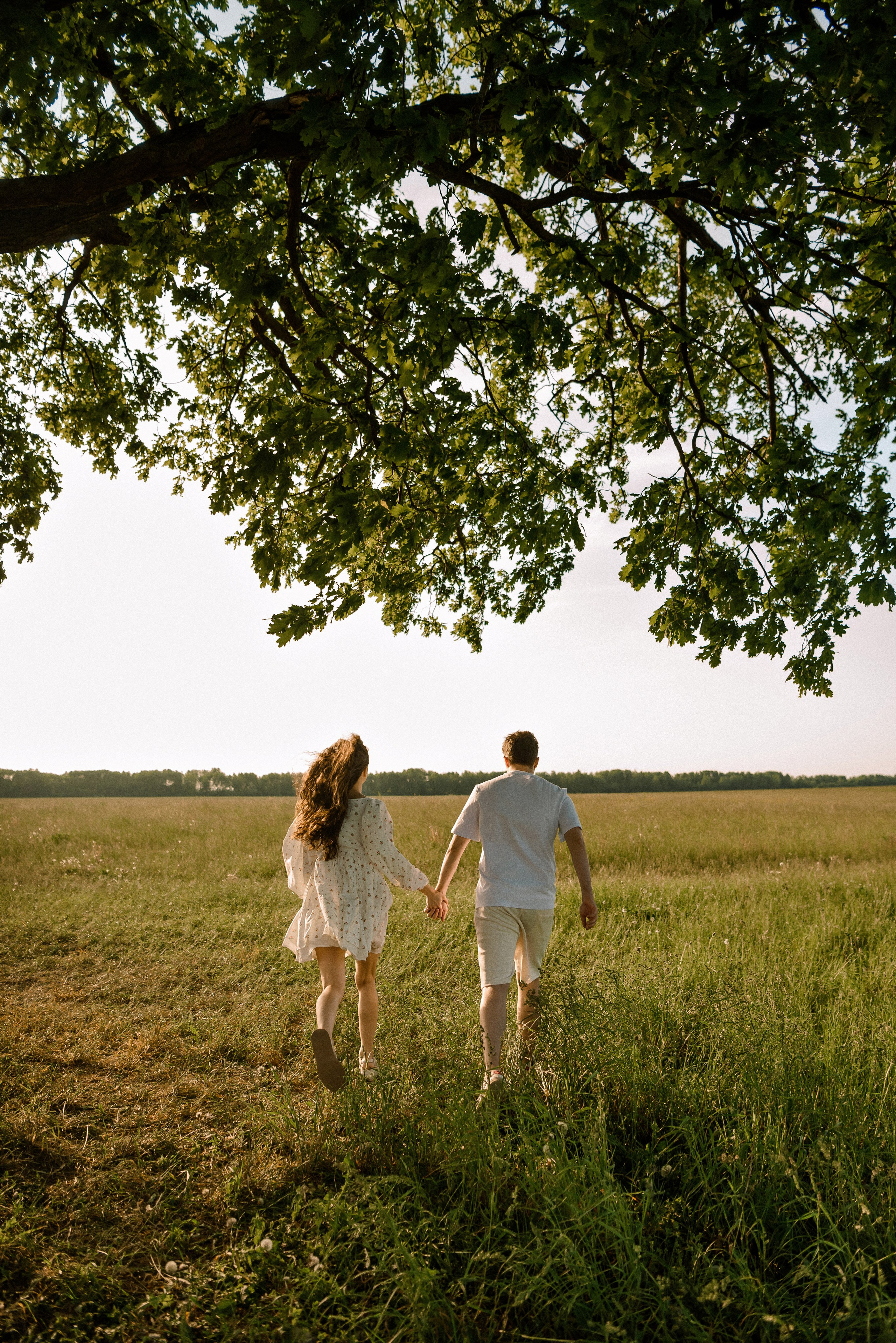 Лиза и Лёша в поле. Свадебный фотограф в Санкт-Петербурге София Шубик