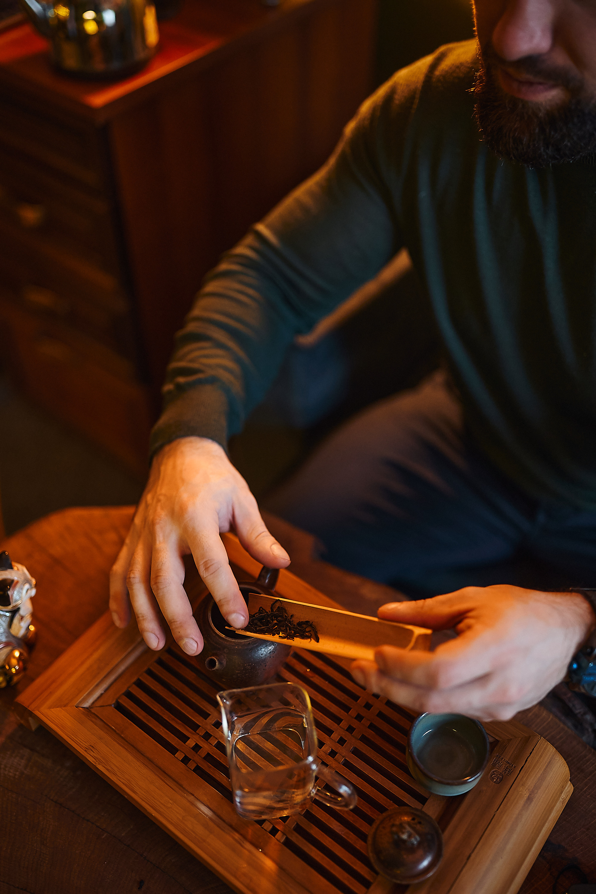 Сергей и портреты в чайной. Иван Март Свадебный и портретный фотограф Тюмень