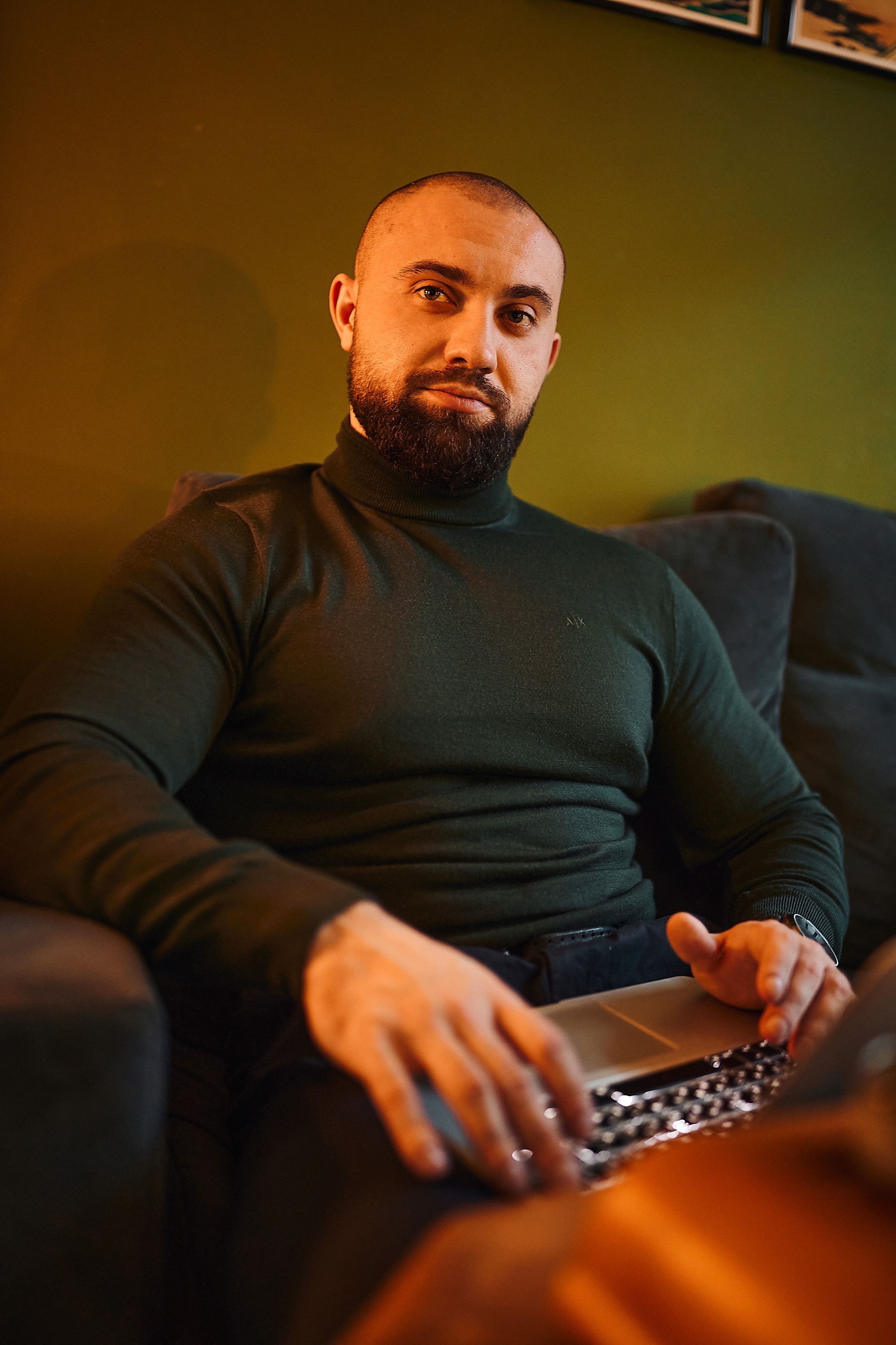 Сергей и портреты в чайной. Иван Март Свадебный и портретный фотограф Тюмень