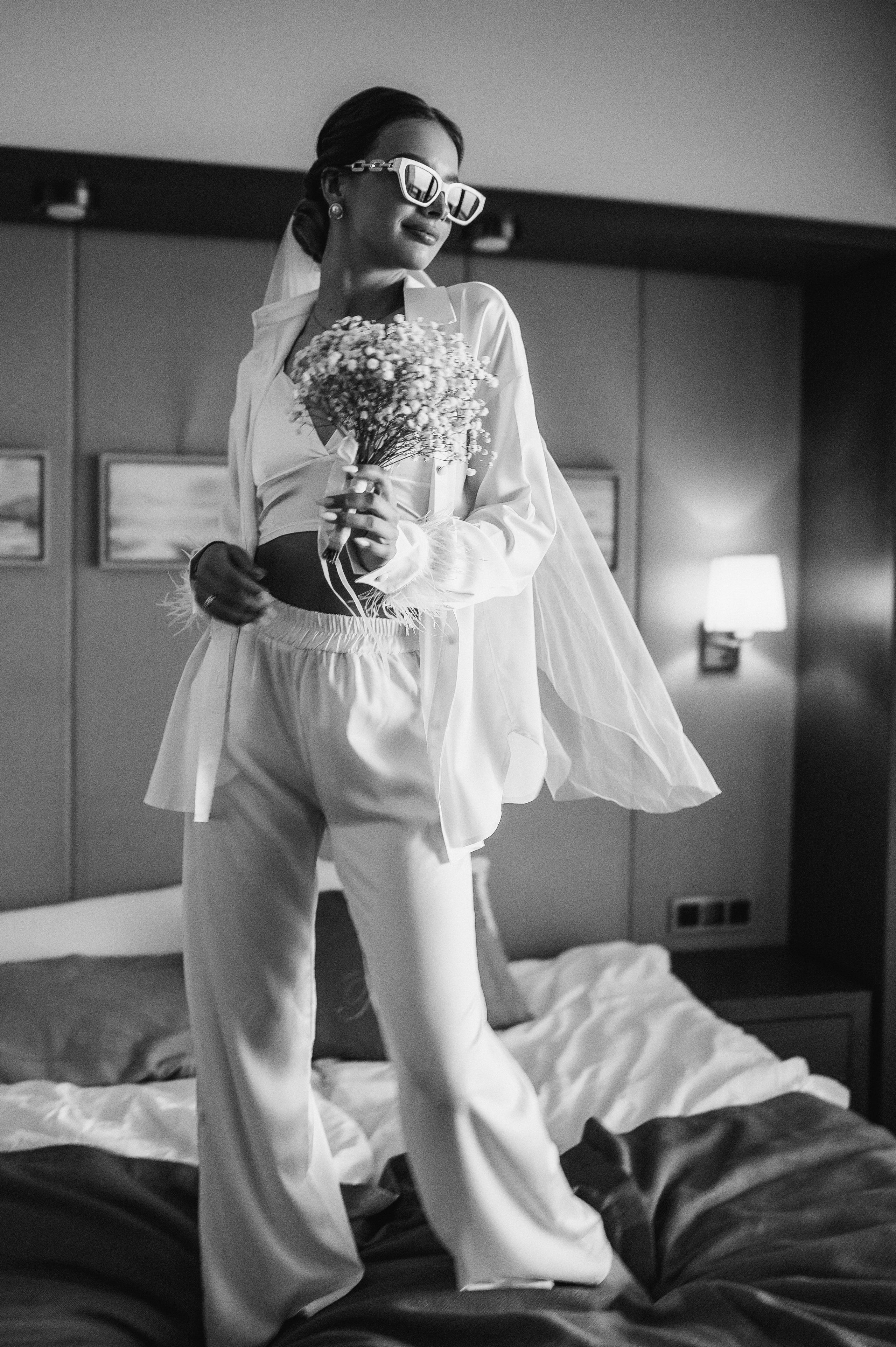 Свадебное утро и прогулка красивой яркой пары. Свадебный и семейный фотограф в Симферополе Дарья Маркова