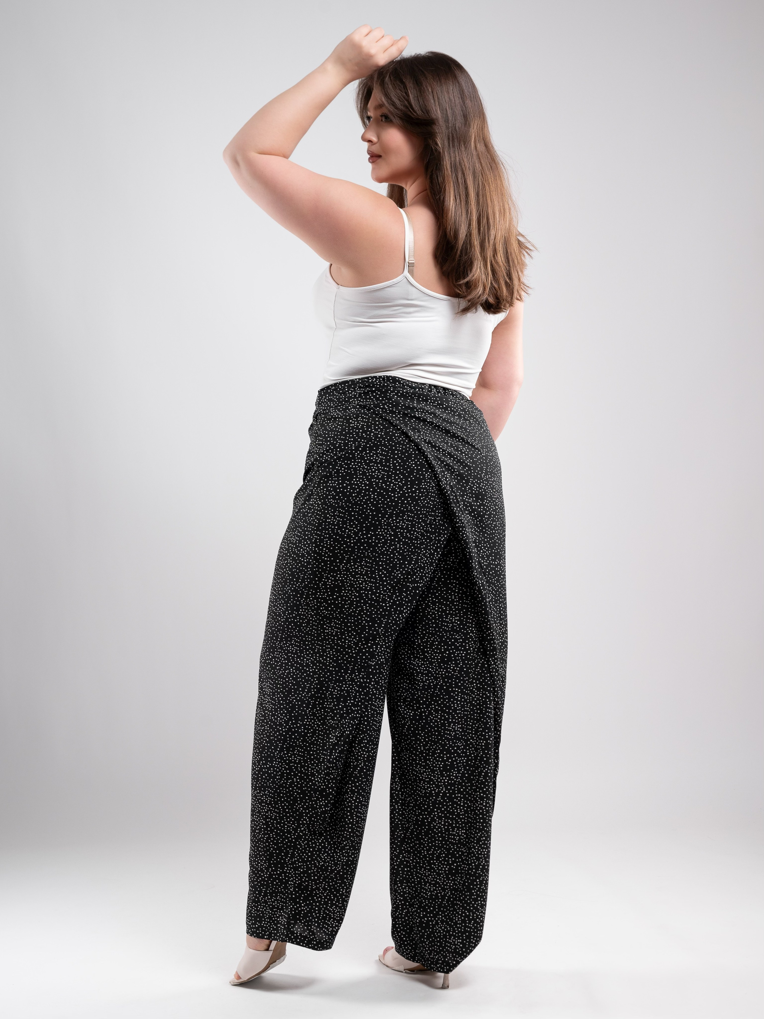 Брюки трансформеры. Предметный фотограф, фото для маркетплейсов Пятигорск, КМВ